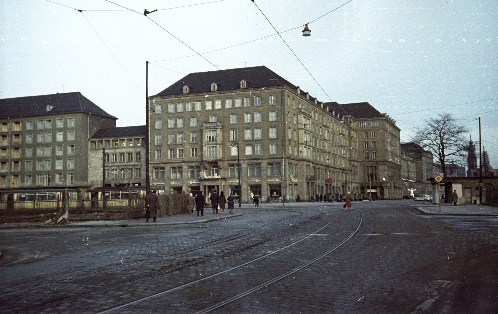 Germany, Dresden, a Dr.-Külz-Ring - Seestrasse sarok., 1965, Nagy Gyula, colorful, street view, tram, GDR, Fortepan #50433