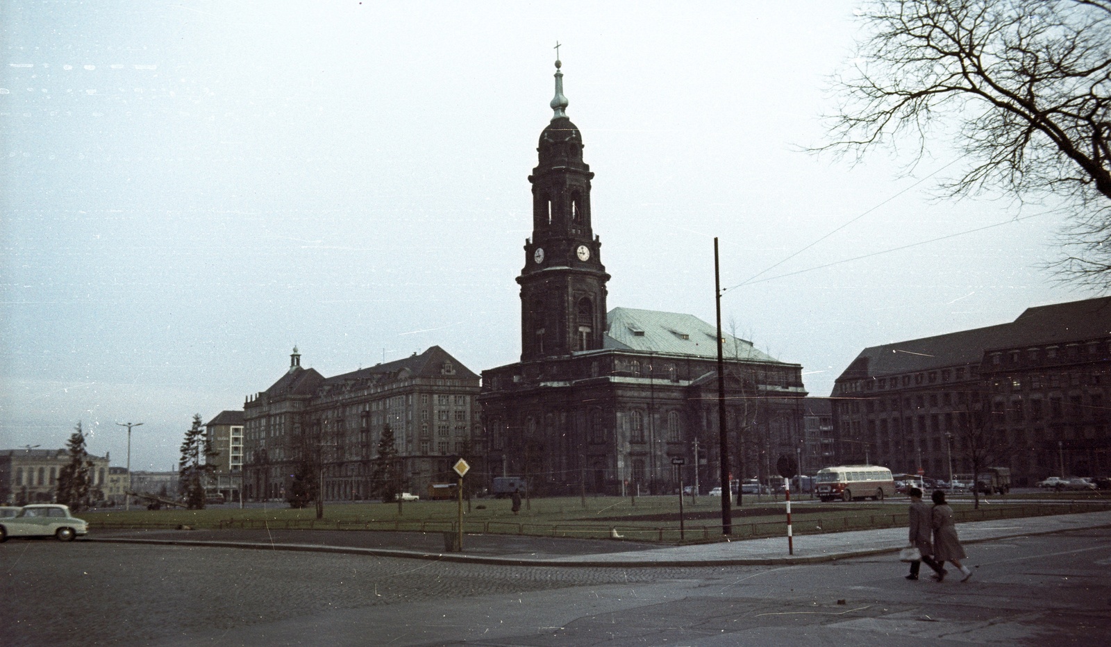 Germany, Dresden, Altmarkt, középen a Kreuzkirche., 1965, Nagy Gyula, church, colorful, bus, street view, GDR, Fortepan #50435