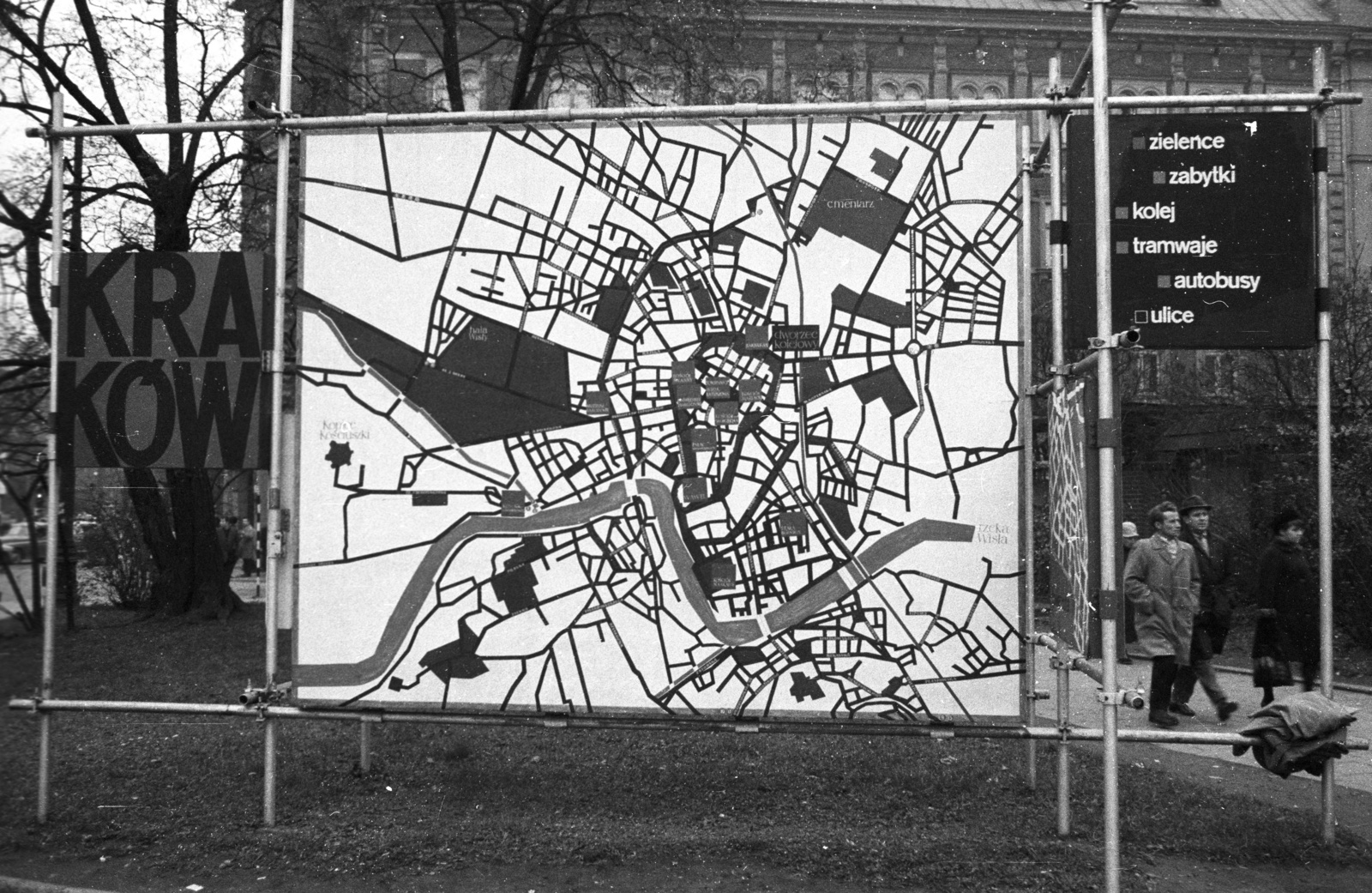 Poland, Kraków, plac Jana Nowaka Jeziorańskiego, háttérben az ulica Pawia és az ulica Basztowa sarkán a Hotel Polonia épülete., 1962, Nagy Gyula, map, Fortepan #50533
