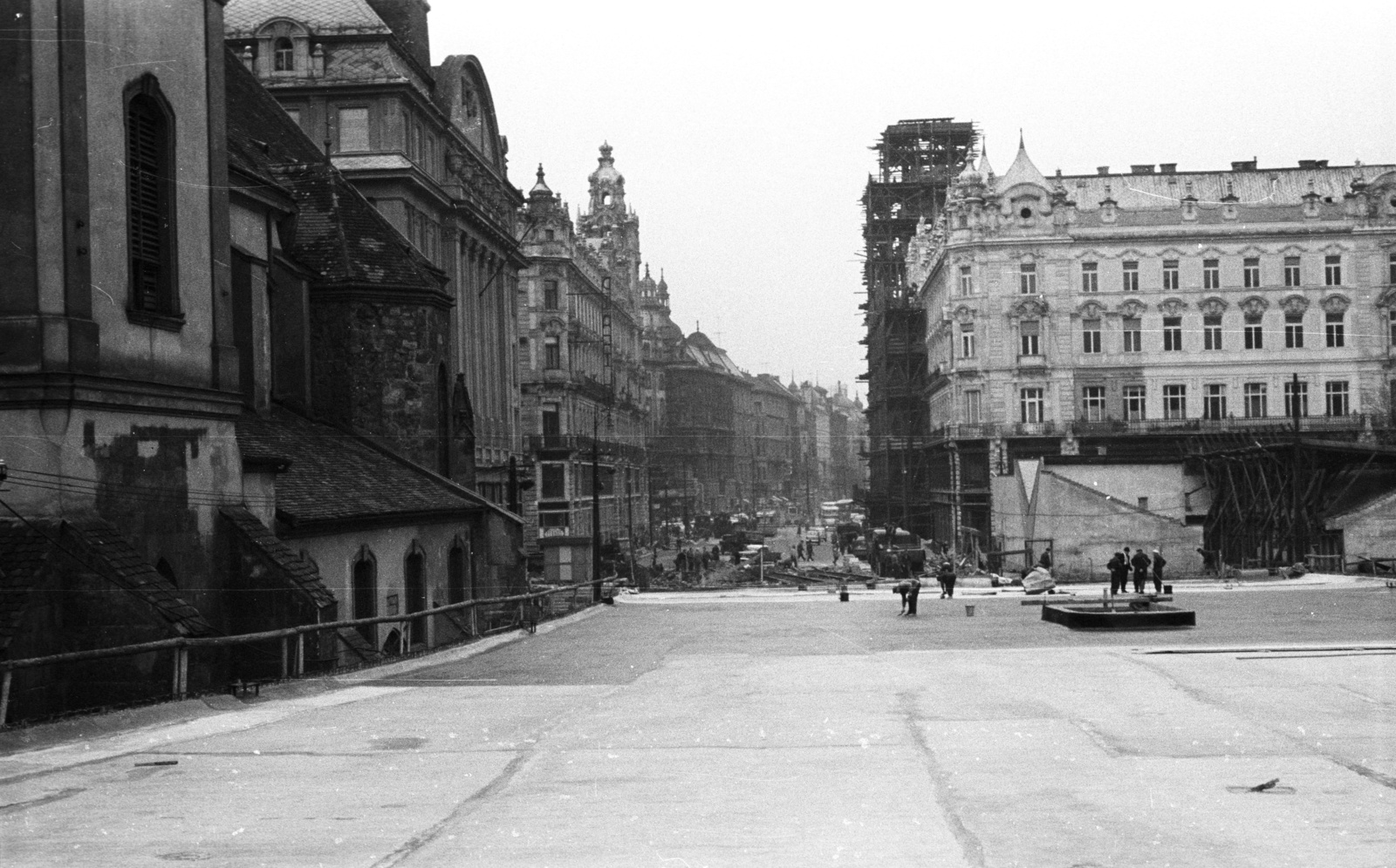 Hungary, Budapest V., Március 15. tér, szemben a Szabad sajtó út, a Belvárosi templomtól nézve., 1964, Nagy Gyula, Budapest, Fortepan #50689