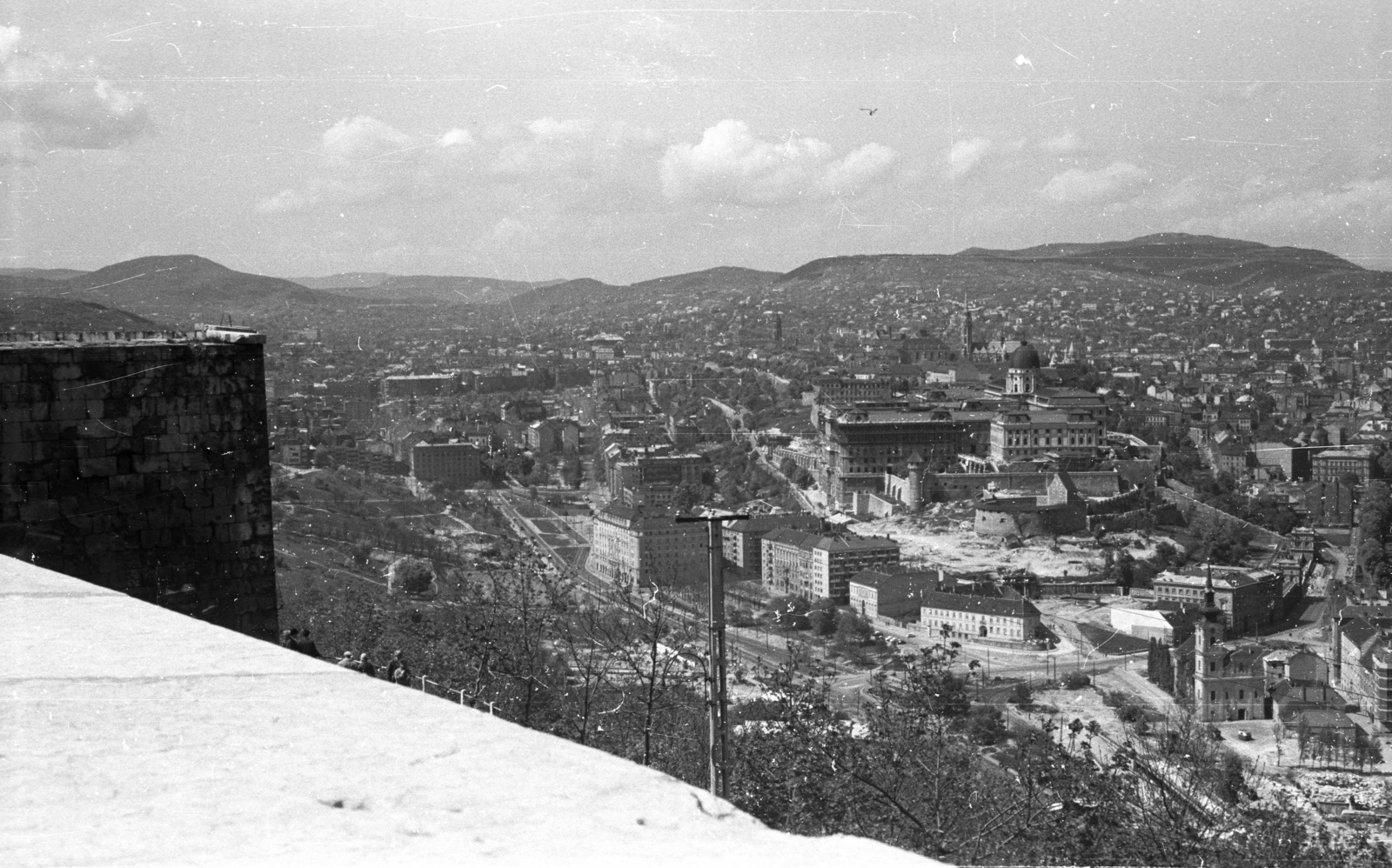 Hungary, Budapest XI., a Tabán, a budai Vár és a budai hegyek a Citadelláról nézve., 1964, Nagy Gyula, Budapest, Fortepan #50728