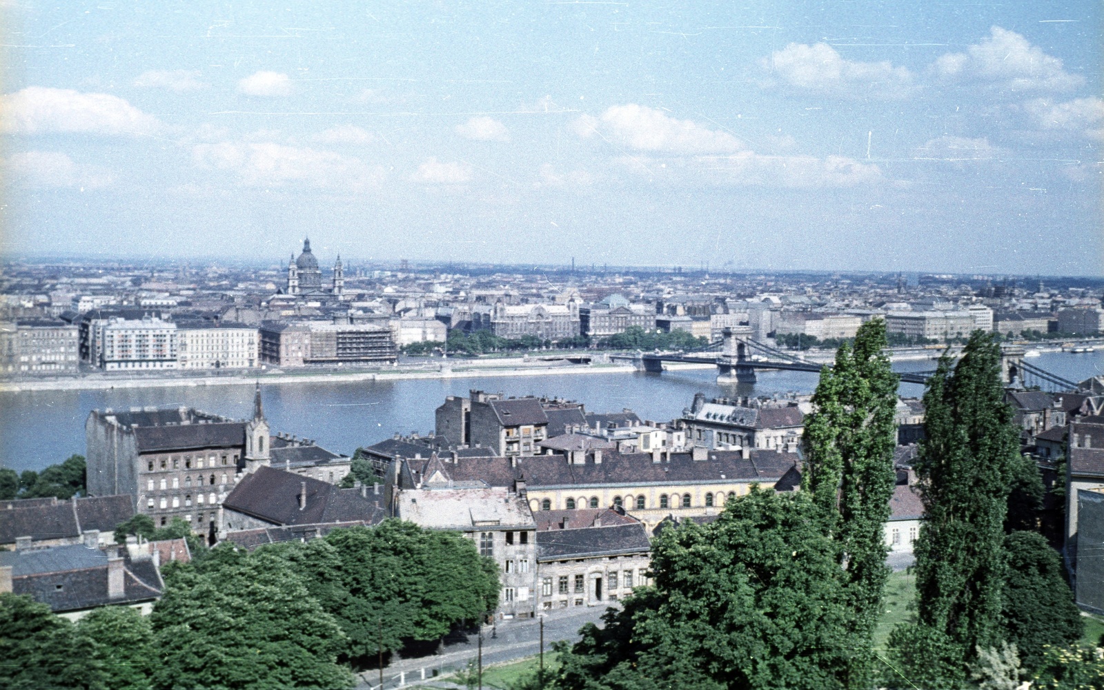 Magyarország, budai Vár, Budapest I., kilátás a Halászbástyáról., 1963, Nagy Gyula, színes, látkép, Duna, Budapest, függőhíd, William Tierney Clark-terv, Fortepan #50819