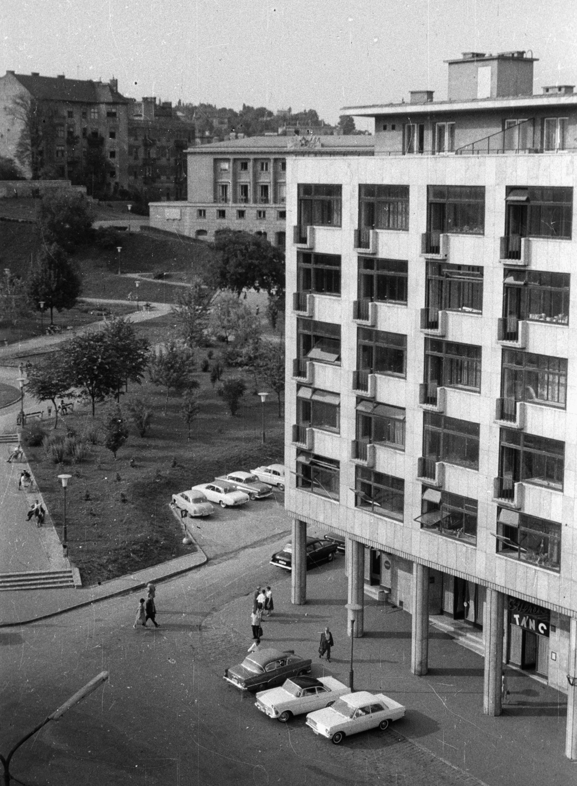Hungary, Budapest II., Keleti Károly utca, Mechwart liget a Margit körút (Mártírok útja) felől nézve., 1965, Nagy Gyula, street view, automobile, modern architecture, Budapest, Fortepan #50830