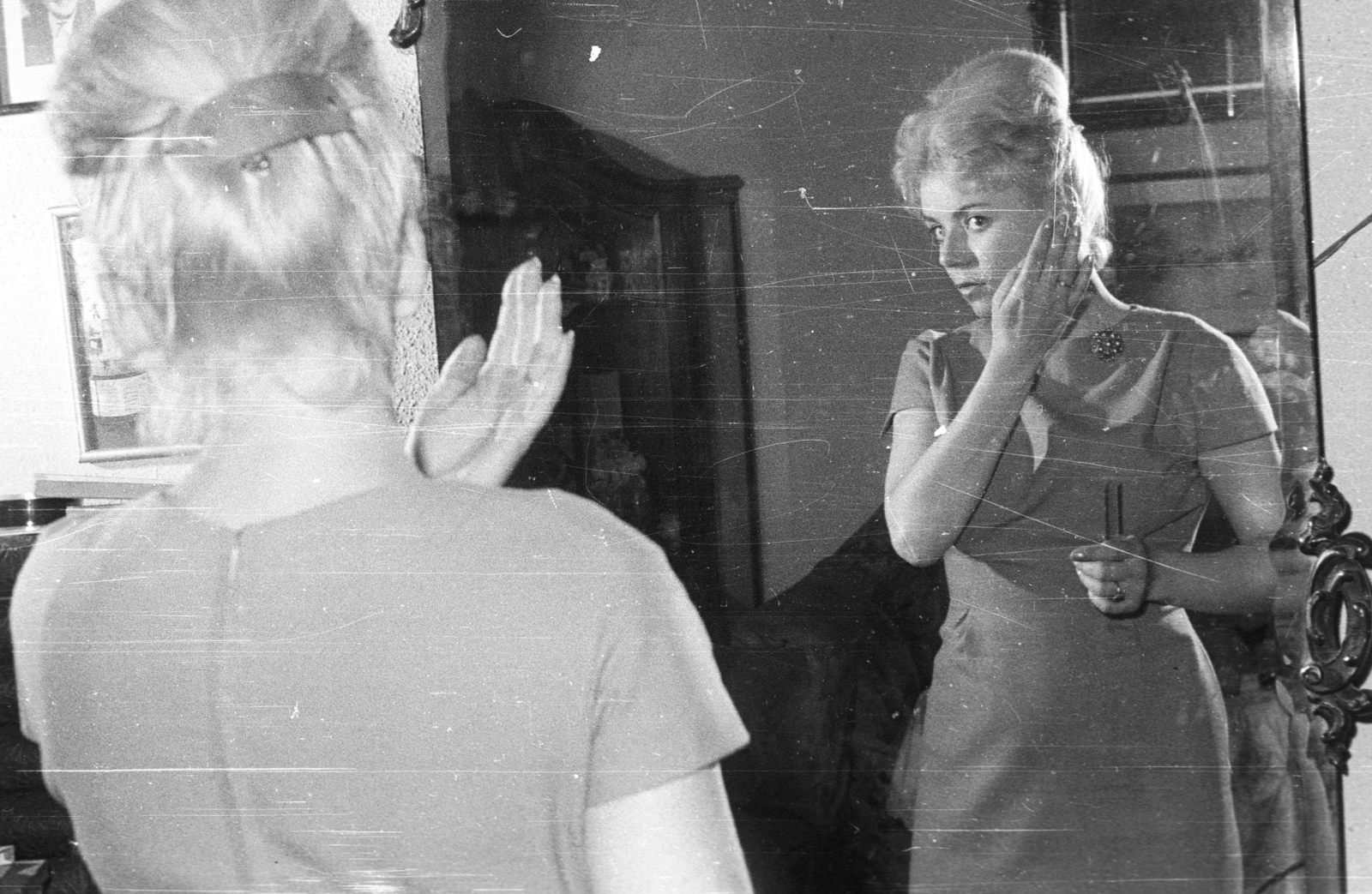 1965, Nagy Gyula, fashion, reflection, beauty treatment, hairdo, Fortepan #50837
