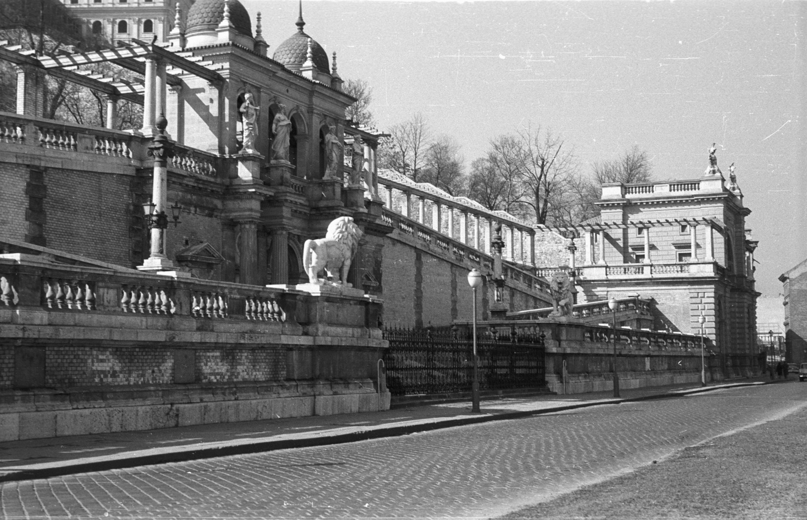 Magyarország, Budapest I., Ybl Miklós tér, Várkert Bazár (Ybl Miklós, 1883.)., 1963, Nagy Gyula, Budapest, Fortepan #50865