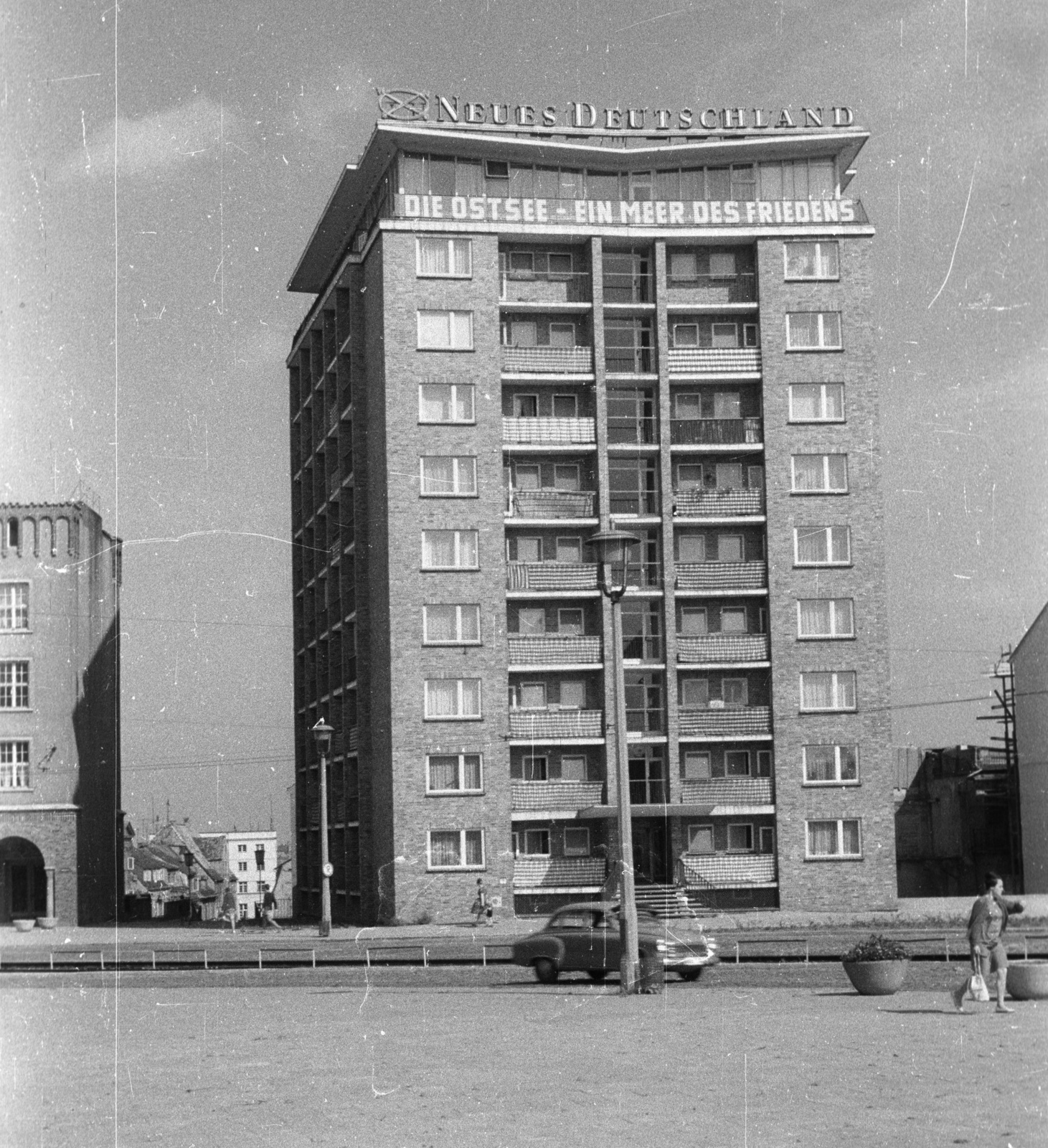 Germany, Rostock, a Lange Strasse 21. számú ház a Neuer Markt felől nézve., 1962, Nagy Gyula, GDR, Fortepan #50911