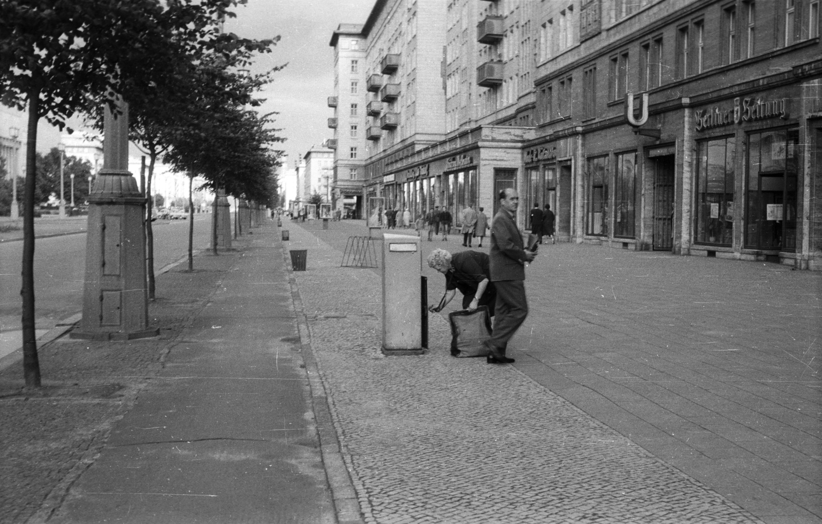 Germany, Berlin, Kelet-Berlin, Karl-Marx-Allee., 1962, Nagy Gyula, GDR, East-Berlin, Fortepan #50923