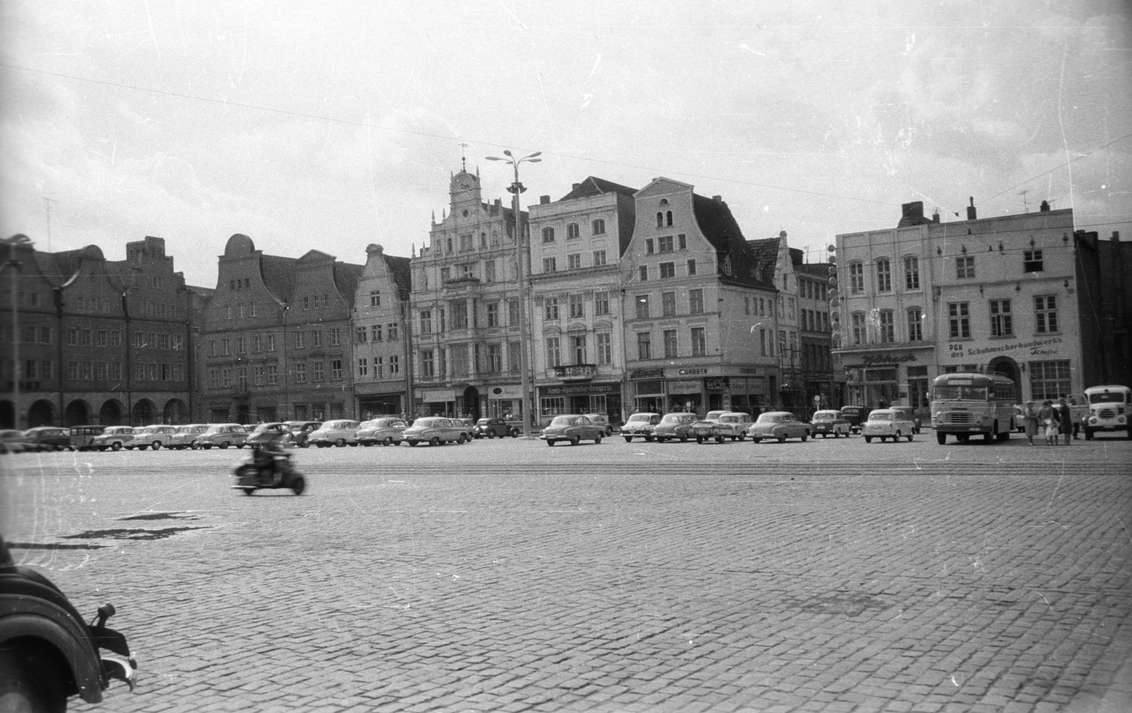 Germany, Rostock, Neuer Markt., 1962, Nagy Gyula, GDR, Fortepan #50973