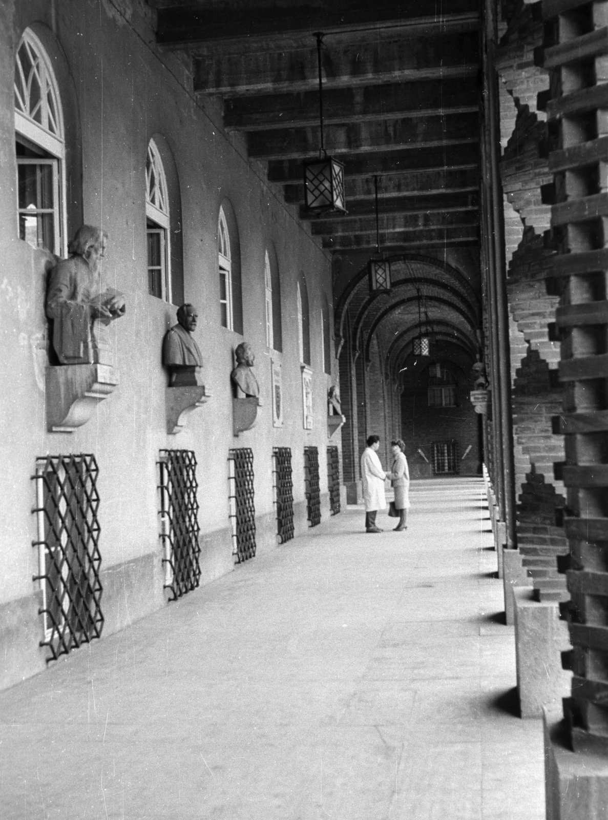 Hungary, Szeged, Nemzeti Emlékcsarnok a Dóm téren., 1961, Nagy Gyula, light, sculpture, arch, Fortepan #51030