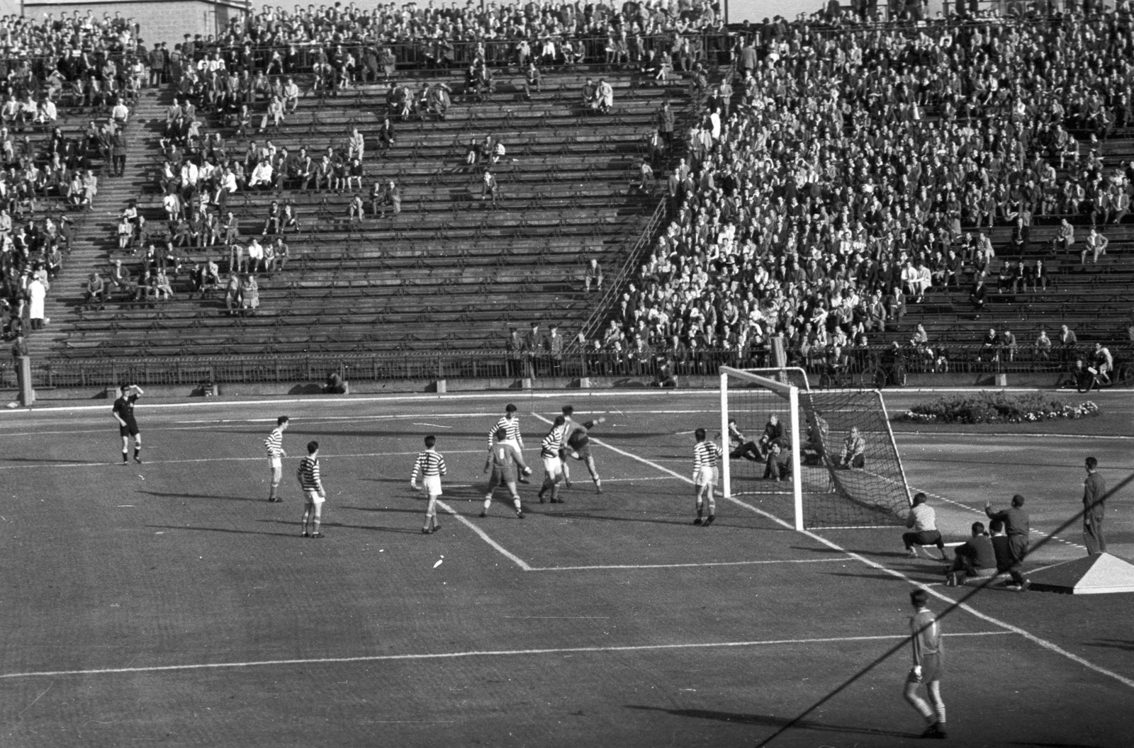 Hungary, Népstadion, Budapest XIV., a felvétel 1960. szeptember 25-én, a Ferencváros - Újpesti Dózsa labdarúgó-mérkőzés előmeccsén készült., 1960, Nagy Gyula, football, Budapest, Fortepan #51067