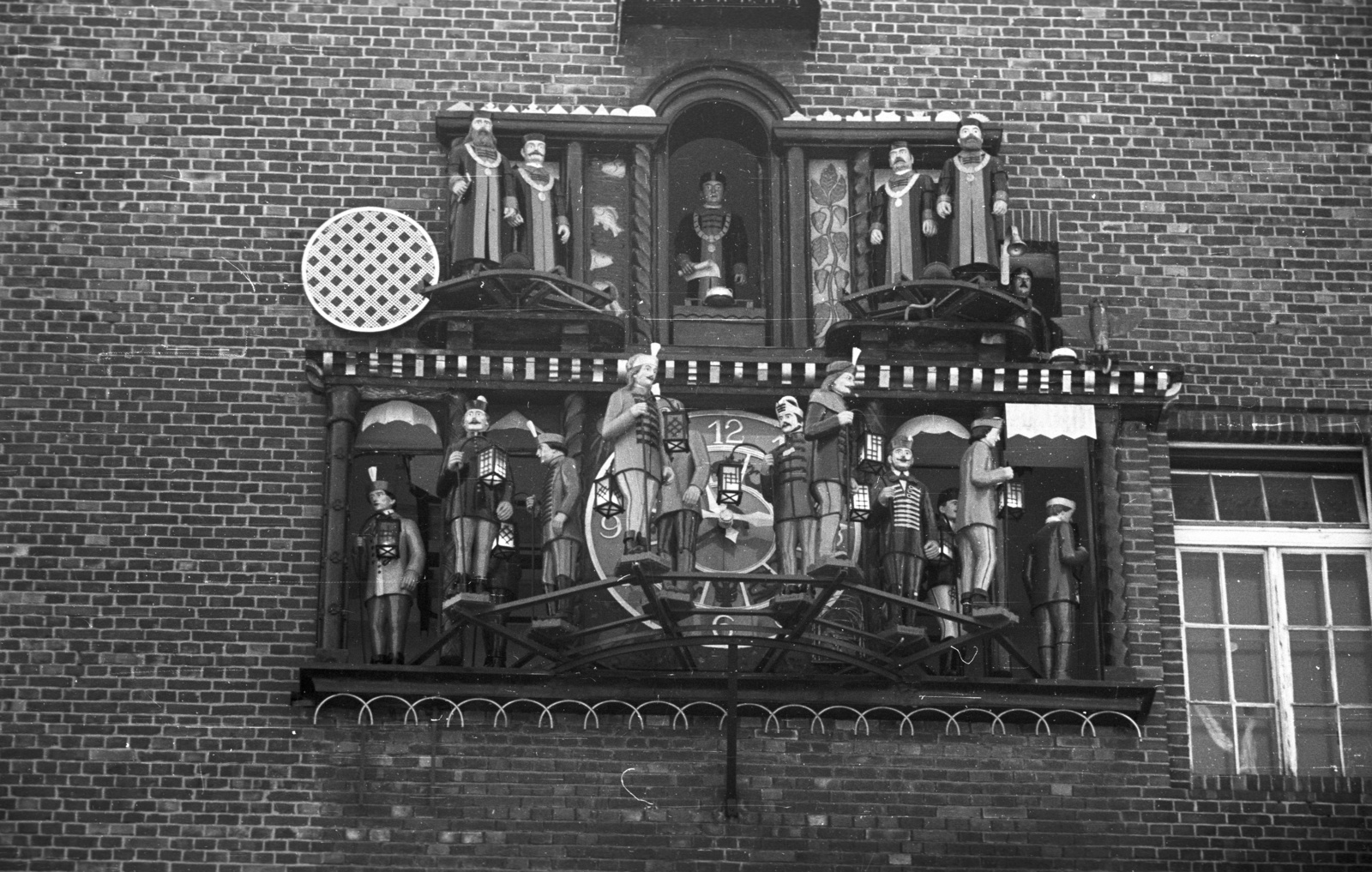 Hungary, Szeged, Dóm tér, zenélő óra., 1960, Nagy Gyula, astronomical clock, musical clock, Fortepan #51102