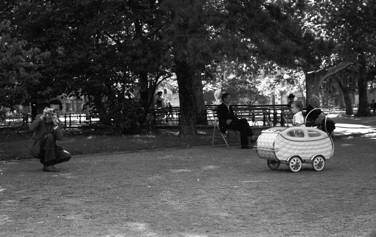 Hungary, Szeged, Széchenyi tér., 1960, Nagy Gyula, baby carriage, camera, photography, Fortepan #51107
