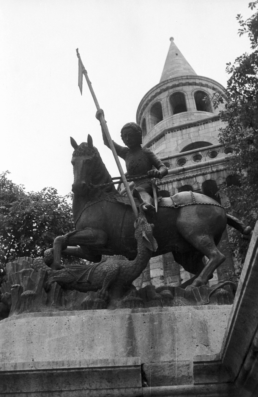 Hungary, Budapest I., Schulek lépcső a Halászbástya alatt, a Kolozsvári-fivérek prágai Sárkányölő Szent György szobrának másolata., 1960, Nagy Gyula, horse sculpture, Budapest, dragon portrayal, Saint George-portrayal, Fortepan #51130
