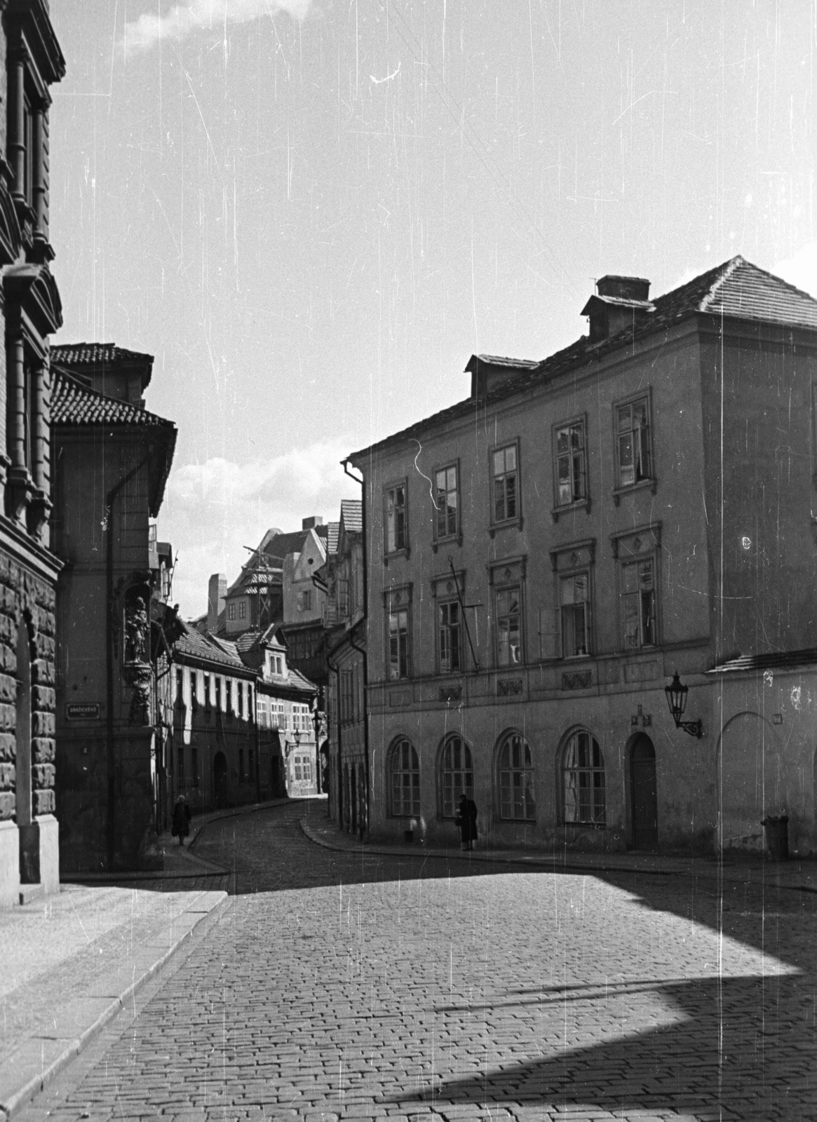 Czech Republik, Prague, Misenská ulice a Drazickeho námesti felől nézve., 1960, Nagy Gyula, Czechoslovakia, street view, cobblestones, Fortepan #51184