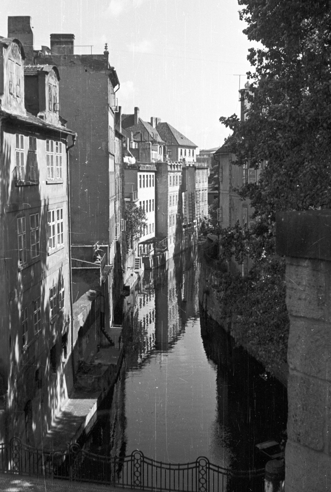 Czech Republik, Prague, Ördög-csatorna (Certovka)., 1960, Nagy Gyula, Czechoslovakia, canal, Fortepan #51186