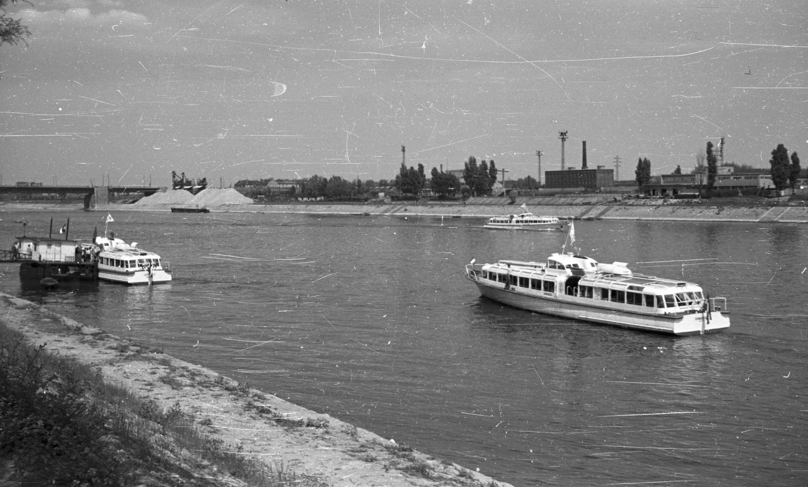 Hungary, Budapest, pesti Duna-part a Margitszigetről nézve., 1960, Nagy Gyula, ship, water bus, Dunakeszi/Nagymaros ship, DYJE/Földvár/Leányfalu ship, Fortepan #51226