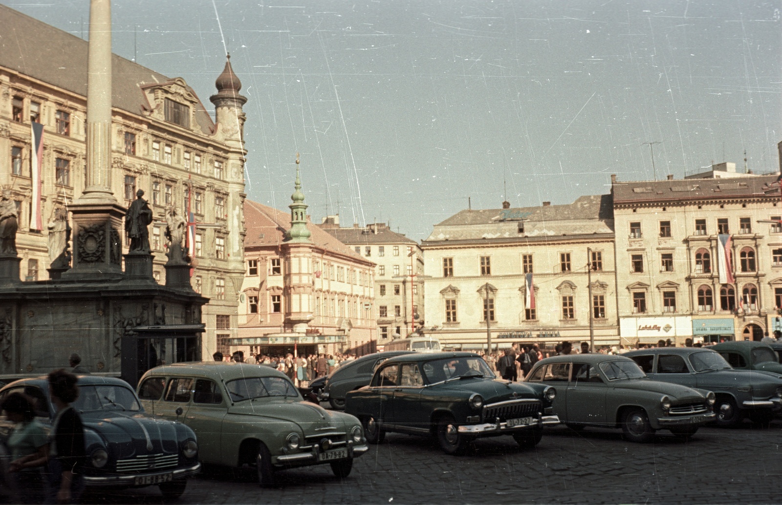 Czech Republik, Brno, namesti Svobody., 1959, Nagy Gyula, Czechoslovakia, colorful, Czechoslovak brand, Tatra-brand, German brand, Soviet brand, GAZ-brand, Skoda-brand, Wartburg-brand, public building, automobile, M21 Wolga, Jan Křtitel Erna-design, Fortepan #51282