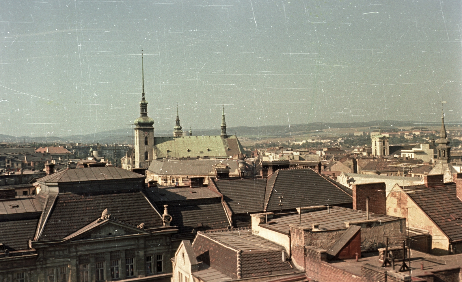 Czech Republik, Brno, látkép a régi városháza tornyából, középen a Szent Jakab-templom., 1959, Nagy Gyula, Czechoslovakia, colorful, roof, Fortepan #51285