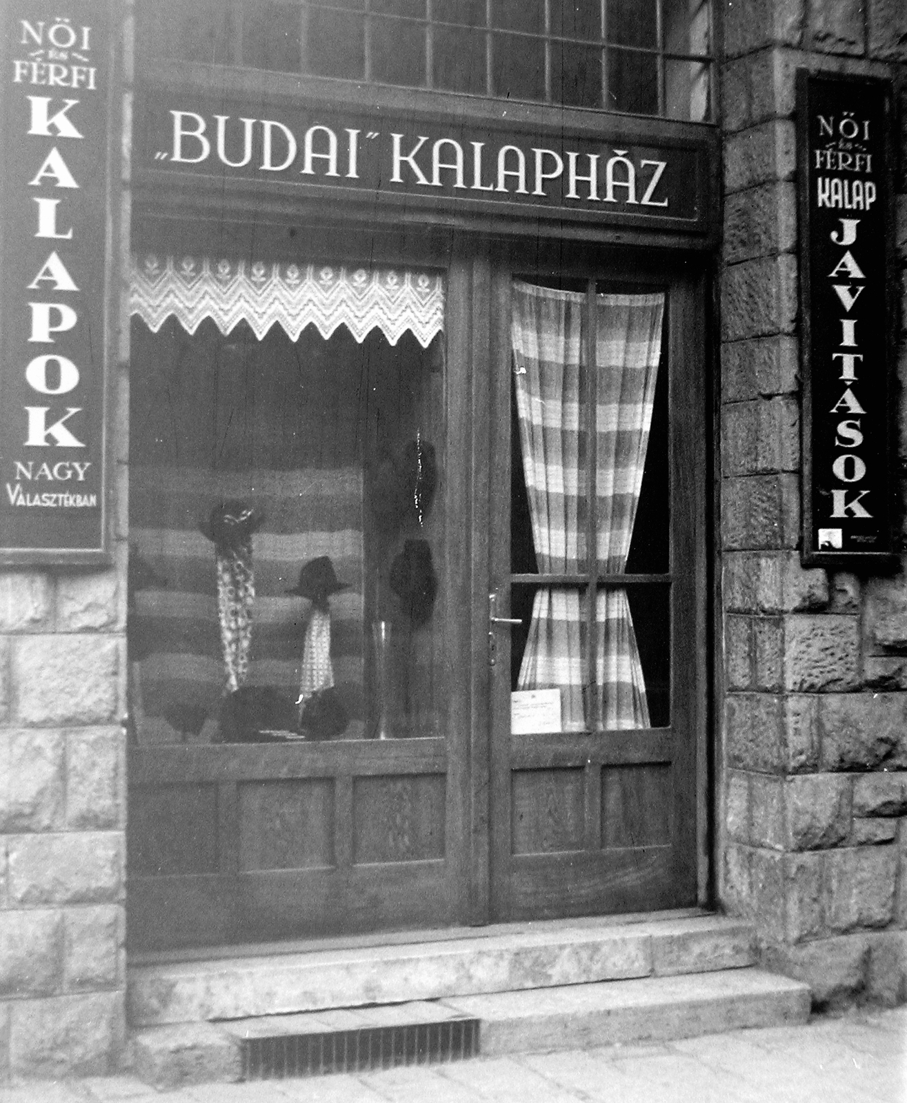 Hungary, Budapest II., Retek utca 5., Budai kalapház., 1937, Fortepan, Show window, hat shop, Budapest, Fortepan #5130