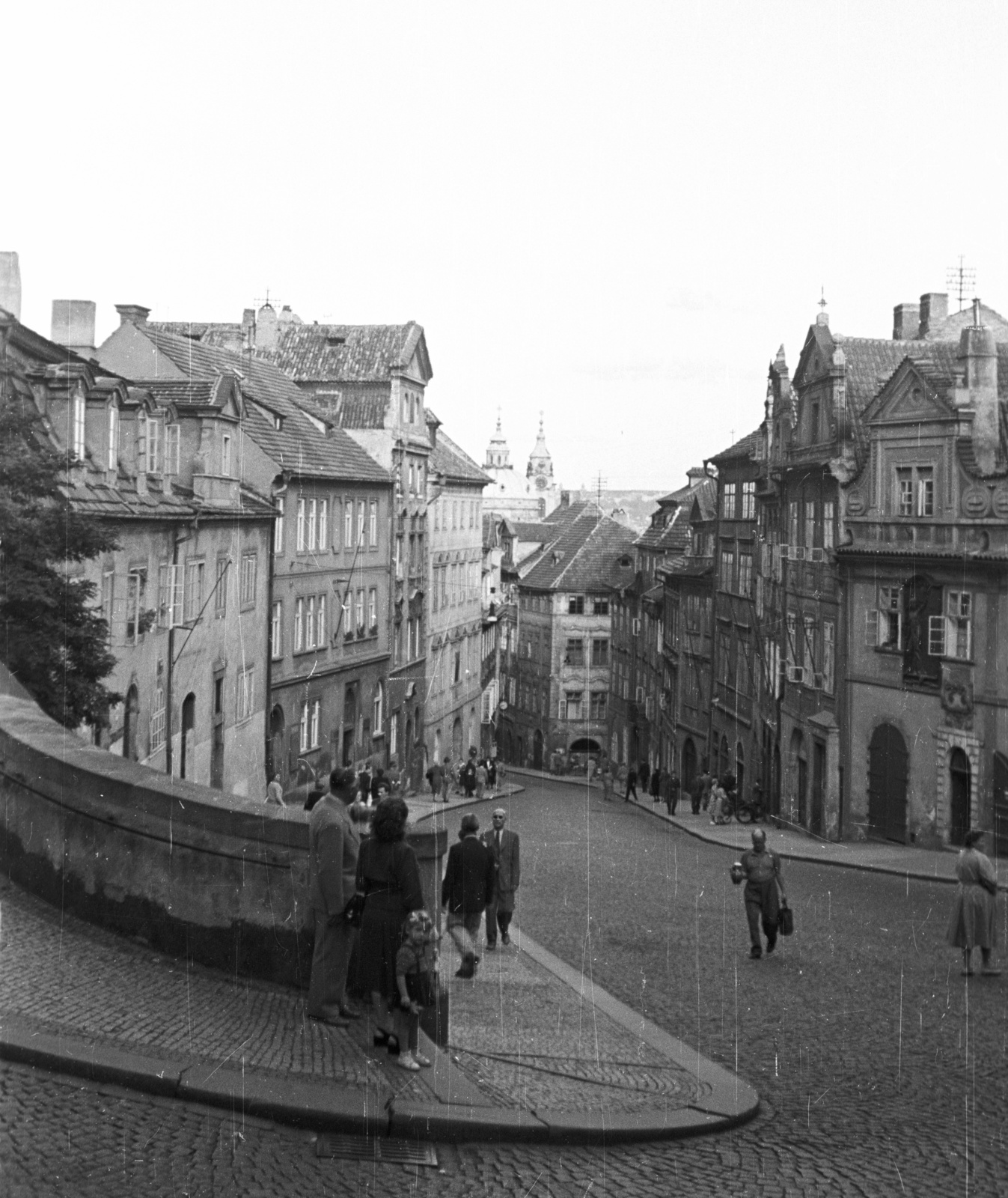 Czech Republik, Prague, Nerudova ulice., 1956, Nagy Gyula, Czechoslovakia, street view, cobblestones, Fortepan #51489