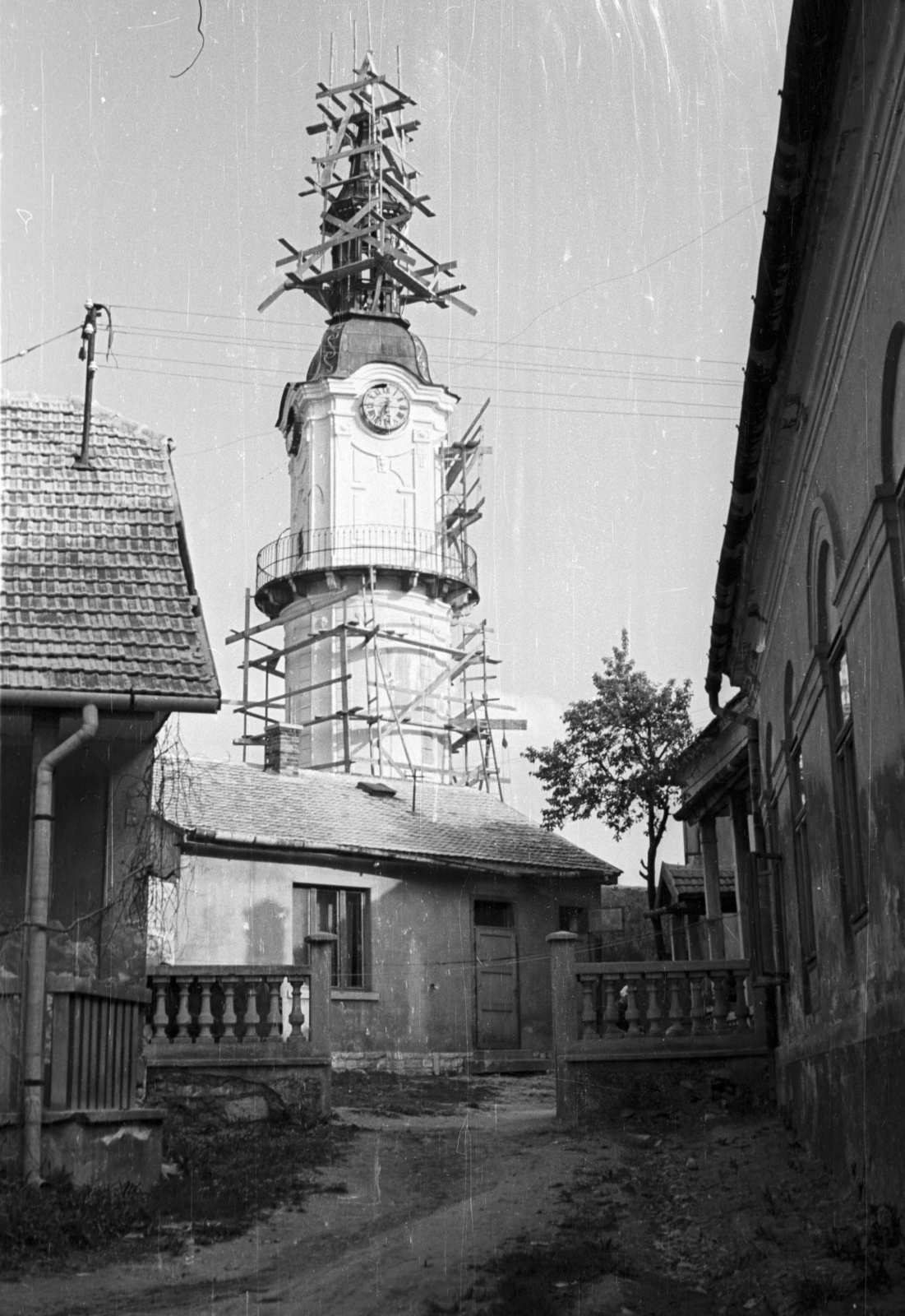 Hungary, Veszprém, Tűztorony., 1957, Nagy Gyula, scaffolding, Fortepan #51545