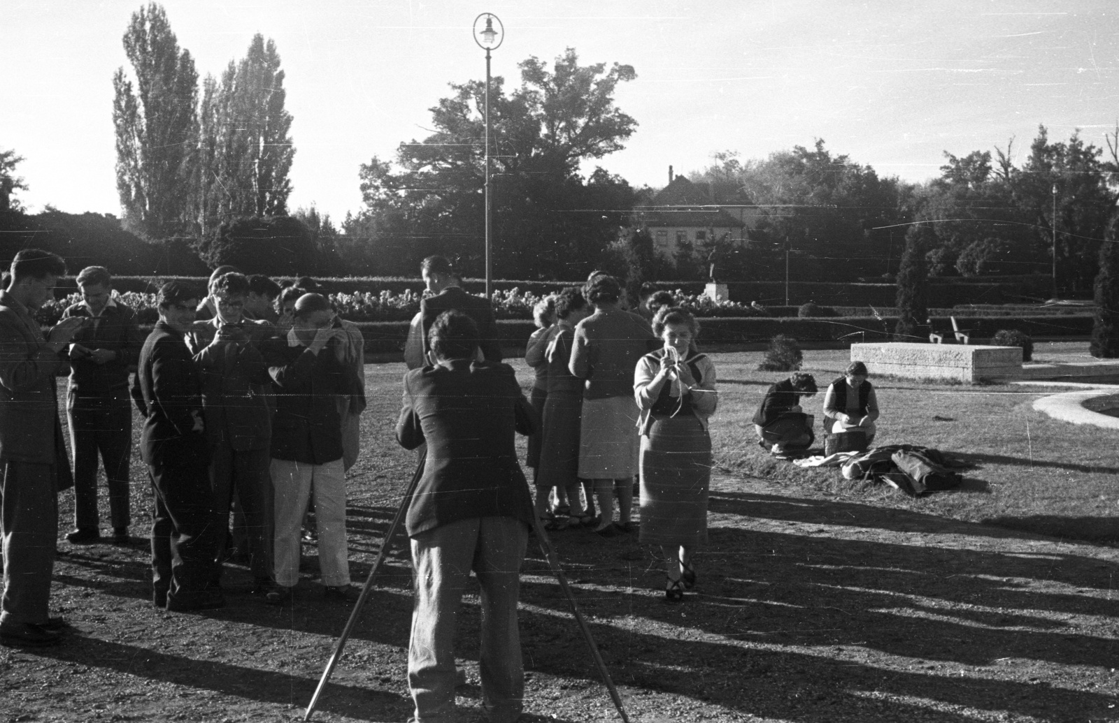 Hungary, Debrecen, park az egyetem központi épülete előtt., 1958, Nagy Gyula, camera, photography, Fortepan #51594