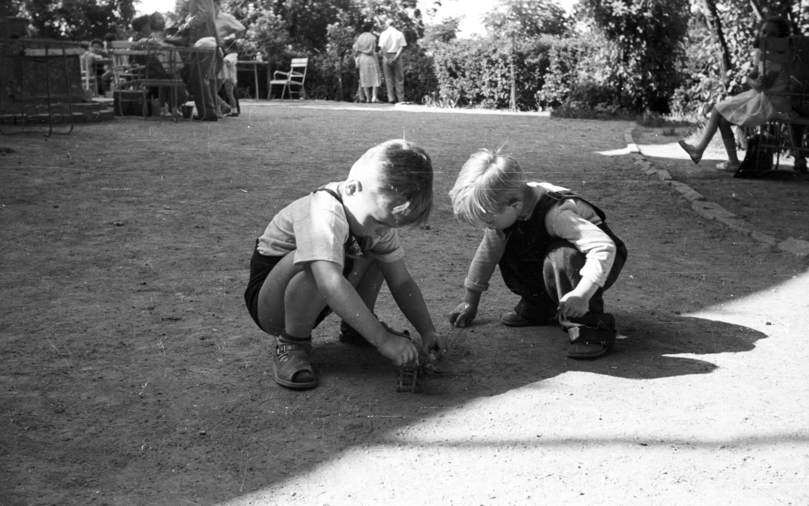 1958, Nagy Gyula, kid, toy, squatting, Fortepan #51603
