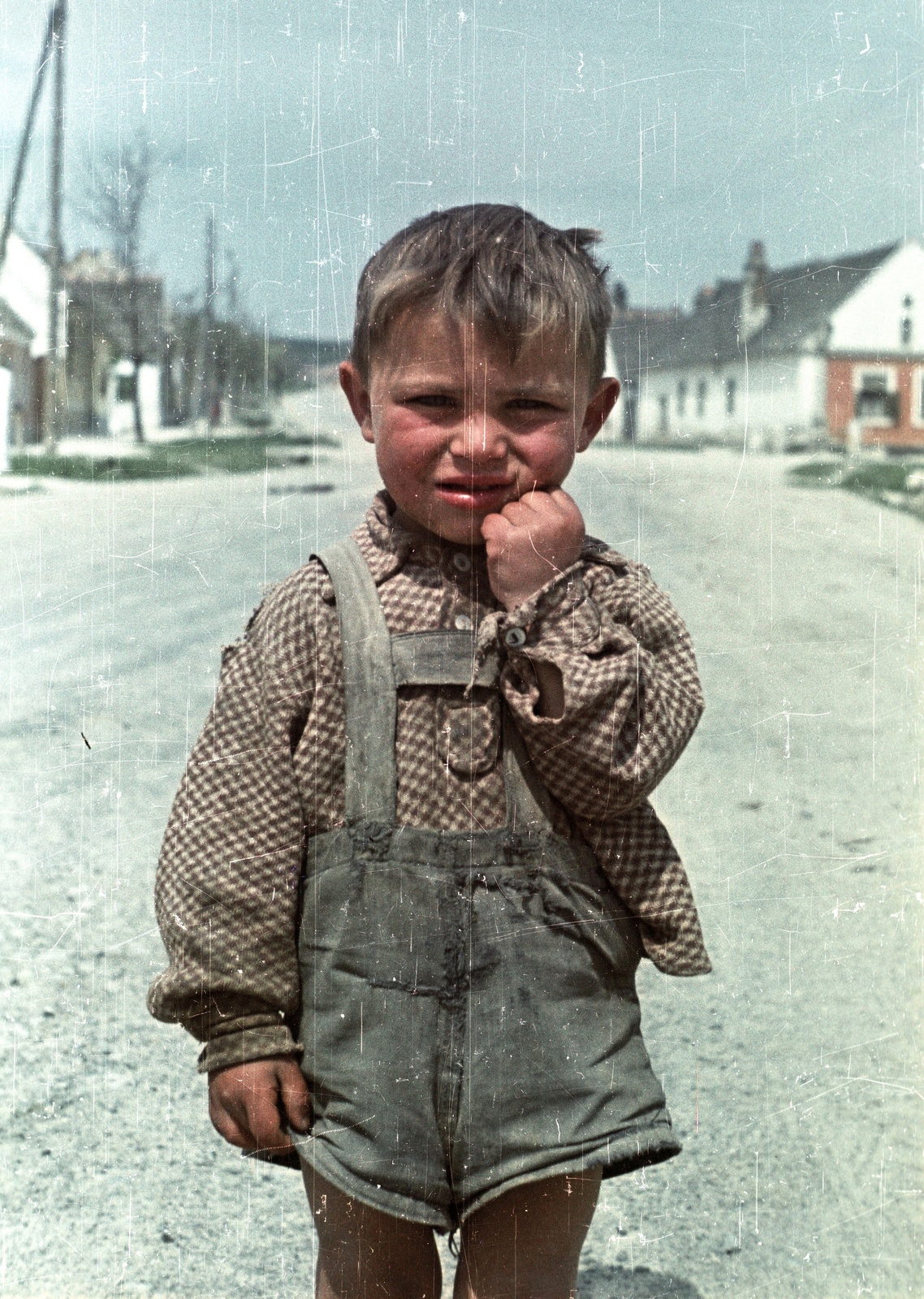 Hungary, Fertőrákos, Fő utca, 1957, Nagy Gyula, colorful, shorts, kid, Fortepan #51693