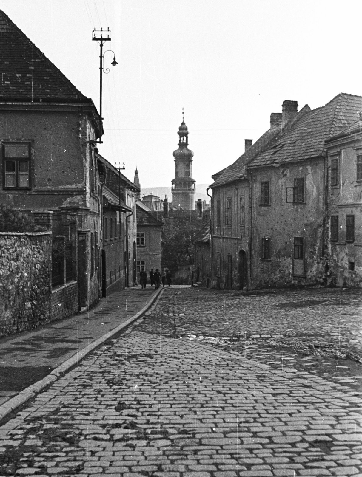 Magyarország, Sopron, Szent Mihály (Kellner Sándor) utca, szemben a Tűztorony., 1957, Nagy Gyula, utcakép, torony, Fortepan #51732