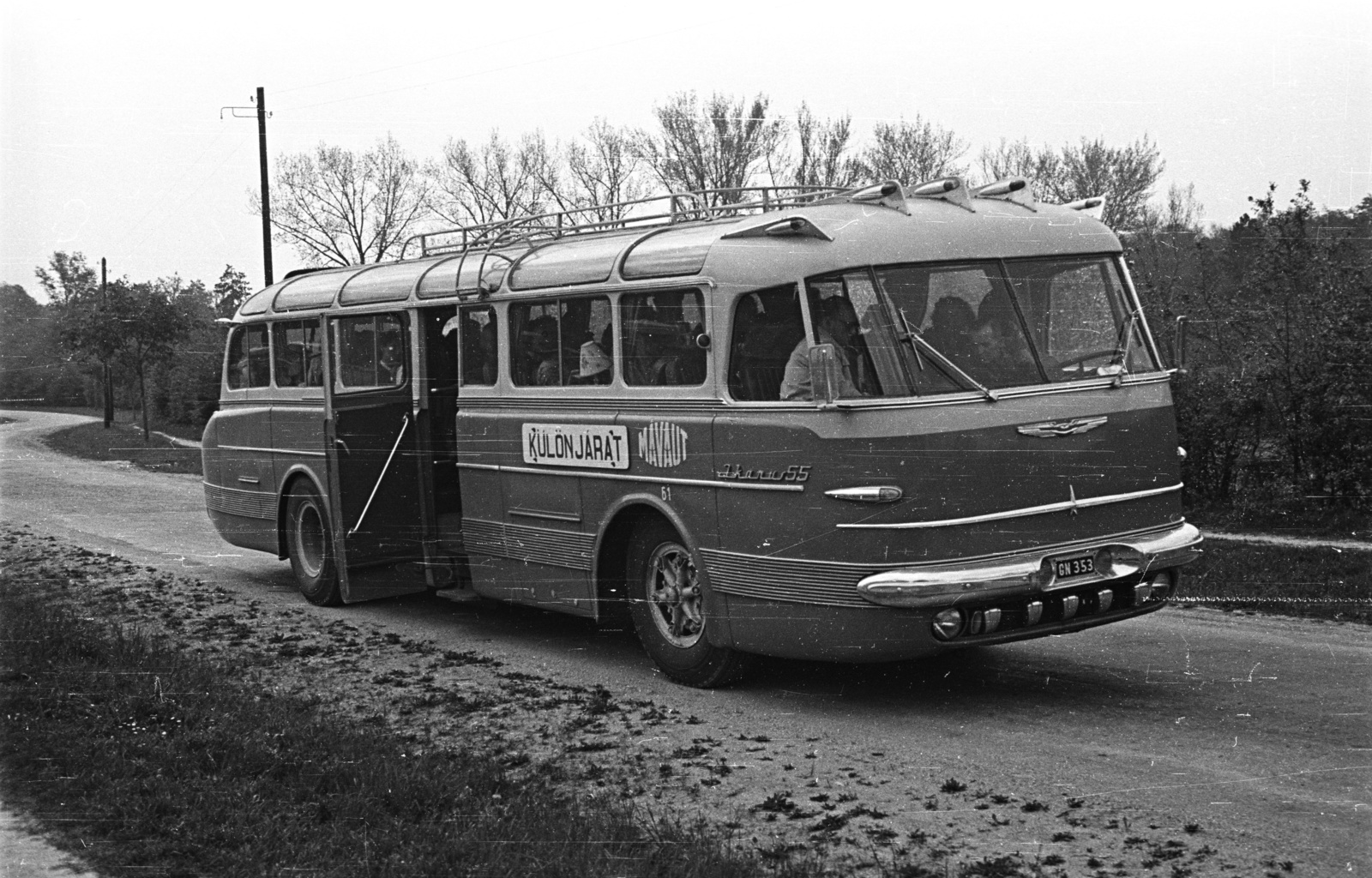 Hungary, a felvétel egy Sopron környéki kirándulás alkalmával készült., 1957, Nagy Gyula, excursion, bus, Hungarian brand, Ikarus-brand, MÁVAUT-organisation, travelling, number plate, Fortepan #51741
