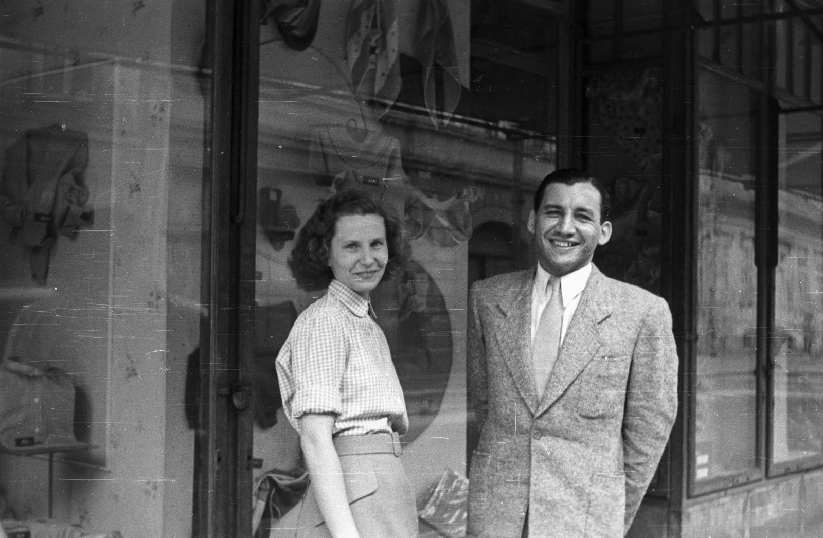 1953, Nagy Gyula, smile, man and woman, Fortepan #51843