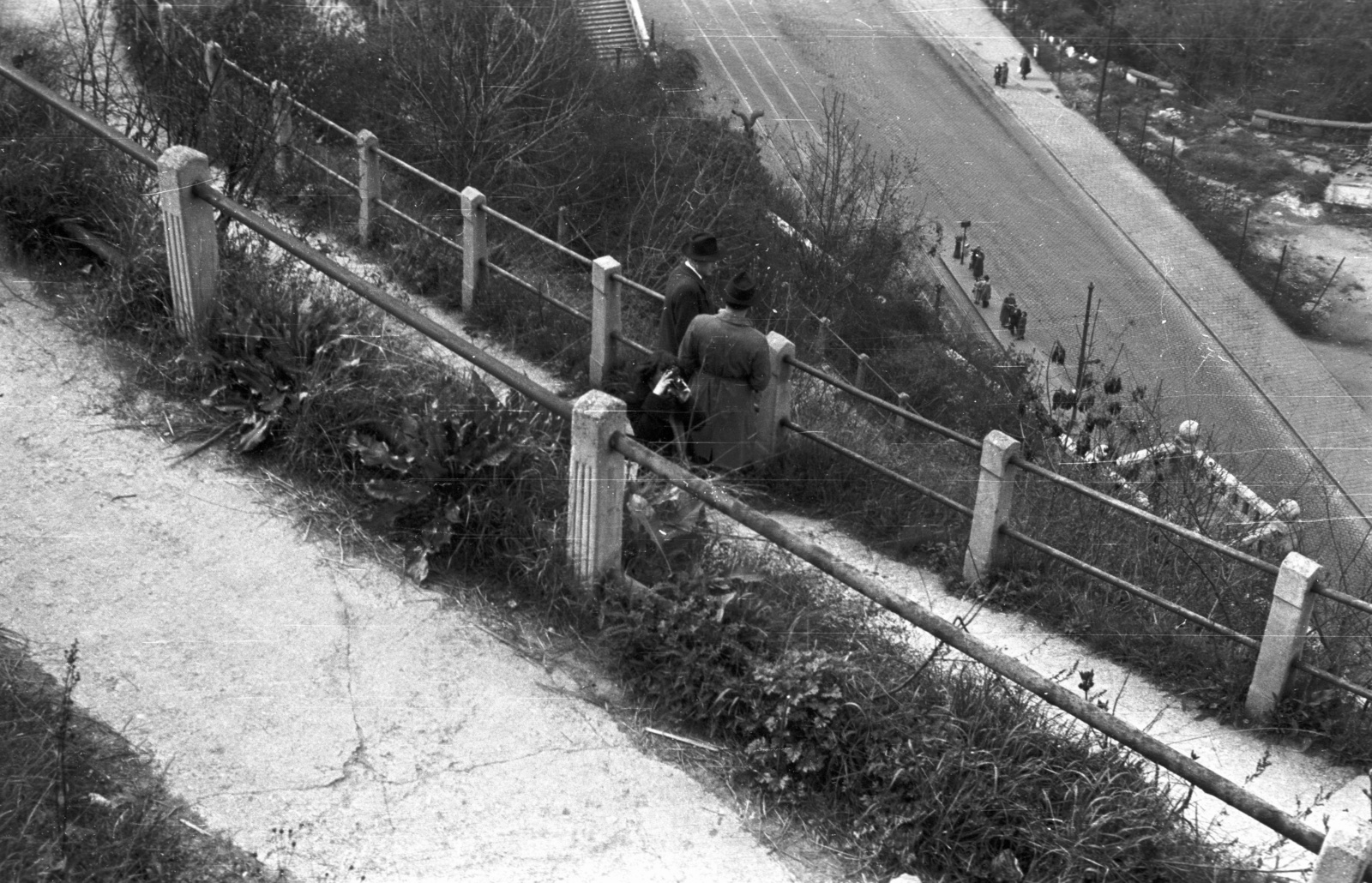 Hungary, Budapest I., villamosmegálló a Döbrentei térnél., 1953, Nagy Gyula, railing, Budapest, Fortepan #51904