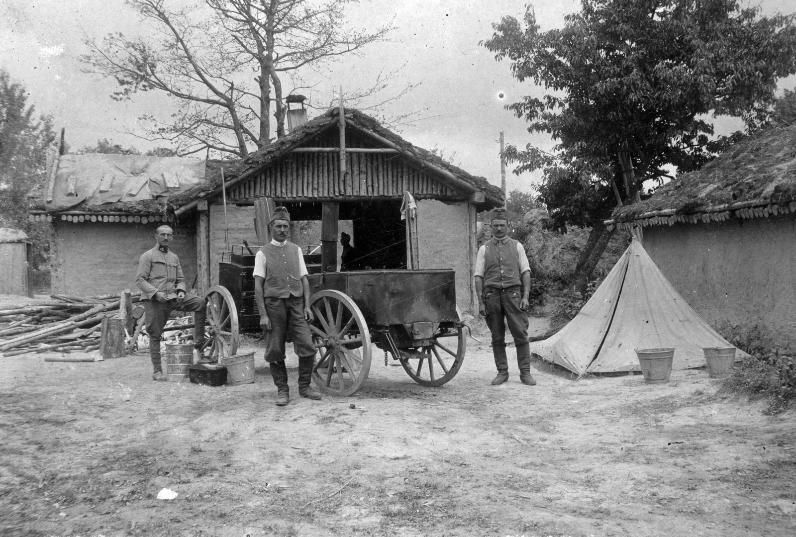 Ukraine, Davydiv, (ekkor Davidow), tábori konyha., 1915, Komlós Péter, First World War, goulash cannon, tent, Fortepan #52244