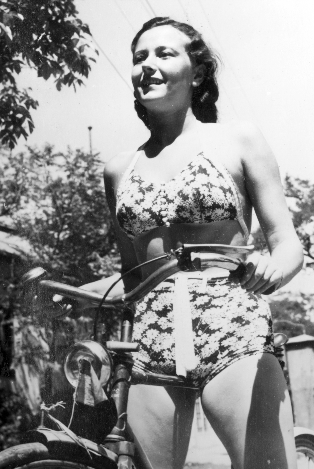Hungary, Lengyel Irén színésznő., 1939, Fortepan, bicycle, bathing suit, woman, Fortepan #52415