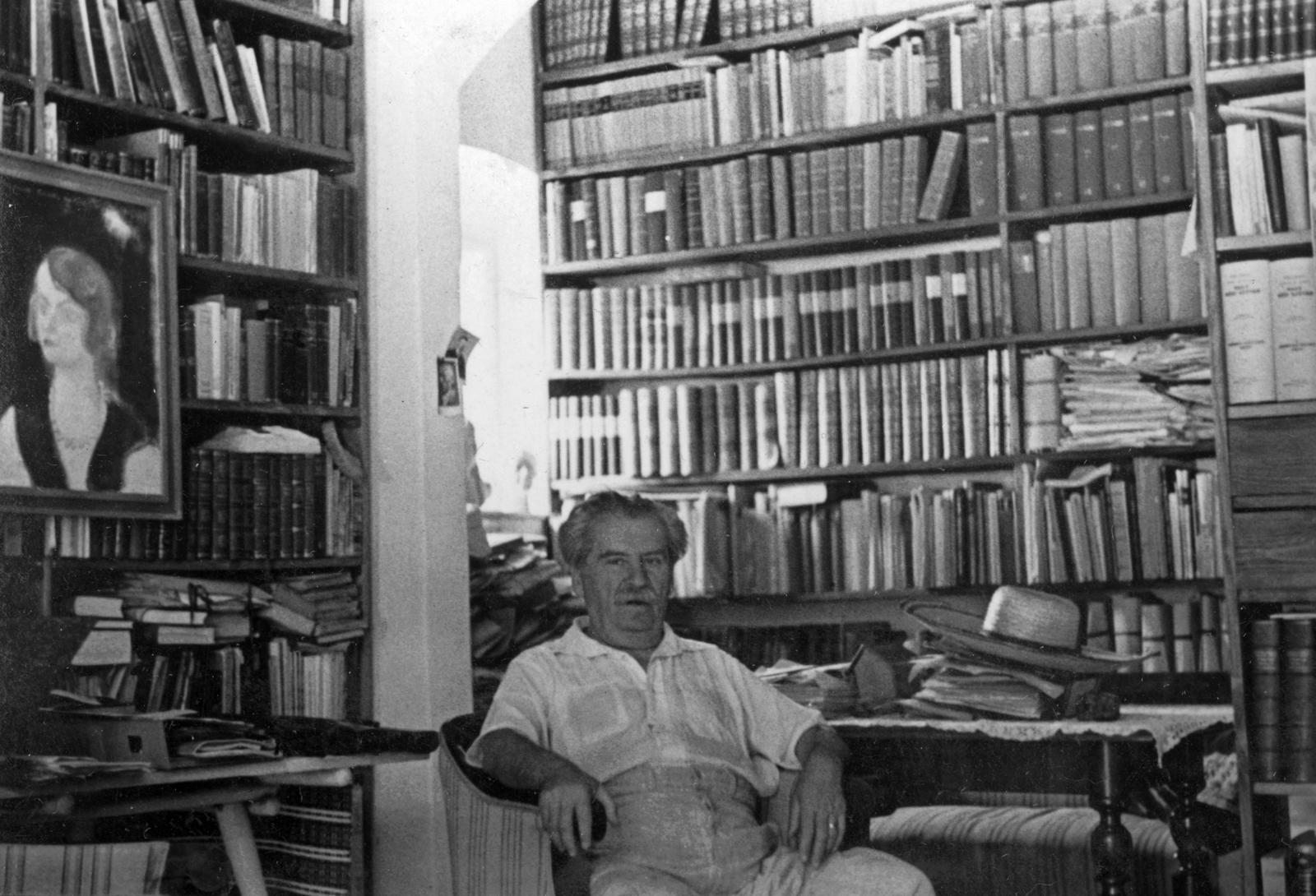 Hungary, Leányfalu, Móricz Zsigmond író., 1939, Fortepan, celebrity, book, bookshelf, Fortepan #52458