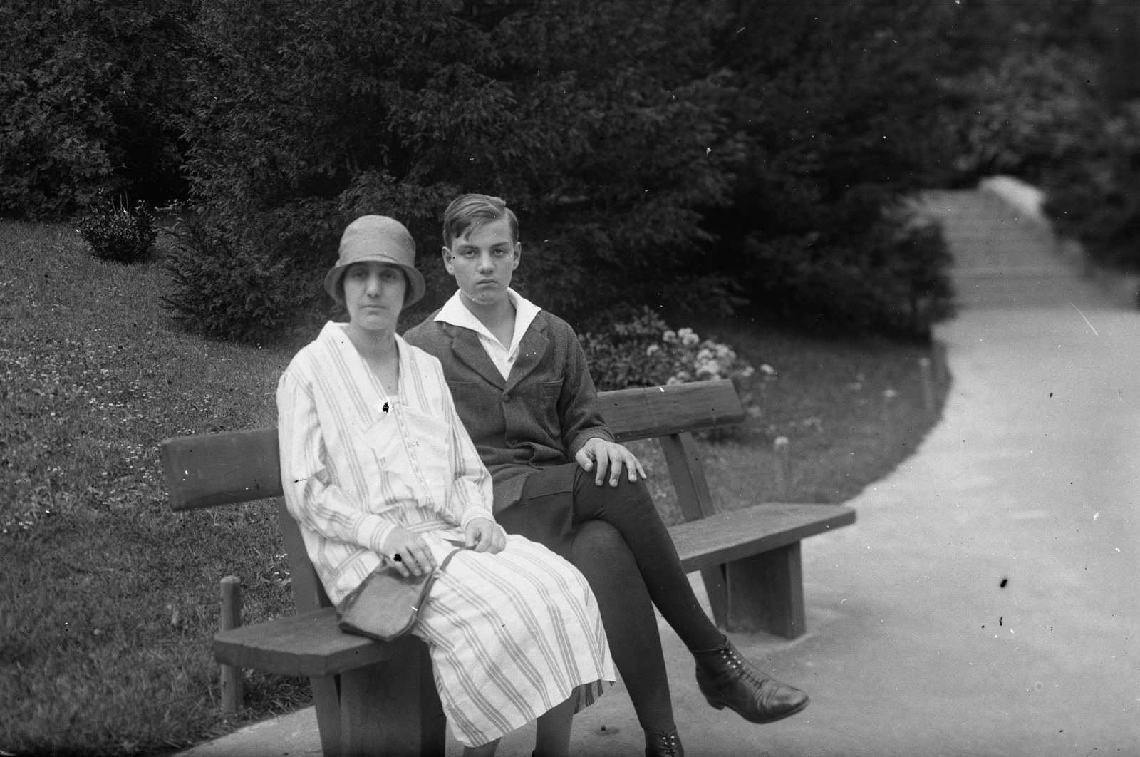 1927, Fortepan, hat, man and woman, bench, double portrait, leg over leg, Fortepan #52792