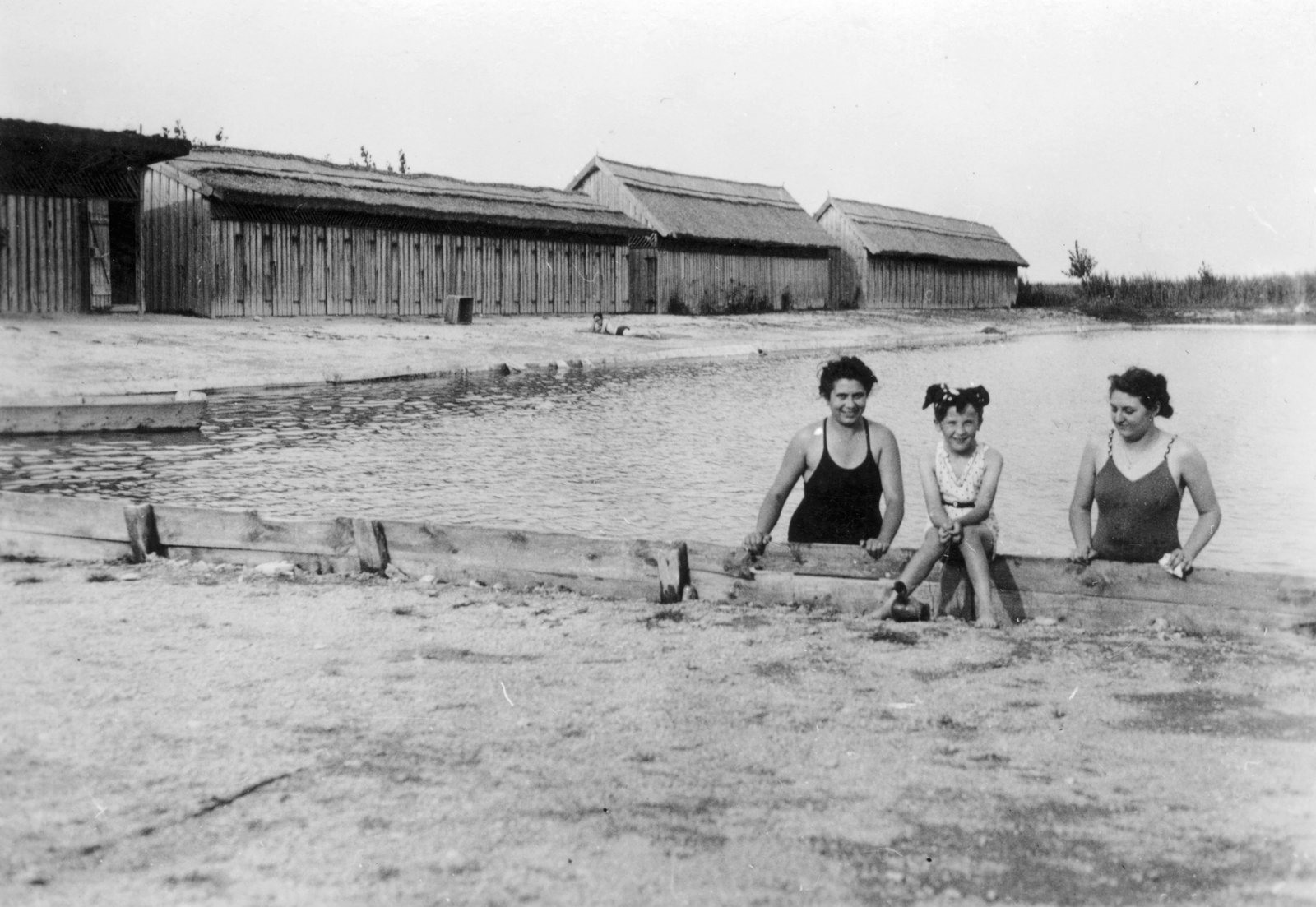 Magyarország, Sopron, Balf (ekkor önálló, ma a város része), Pittner-fürdő., 1934, Vargha Zsuzsa, strand, fürdőzés, Fortepan #52939