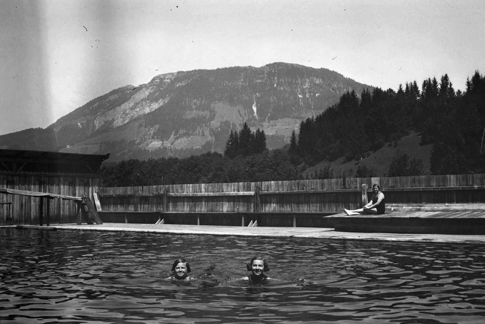 Ausztria, Fieberbrunn, Lauchsee, uszoda., 1936, Romák Éva, úszás, Fortepan #53271
