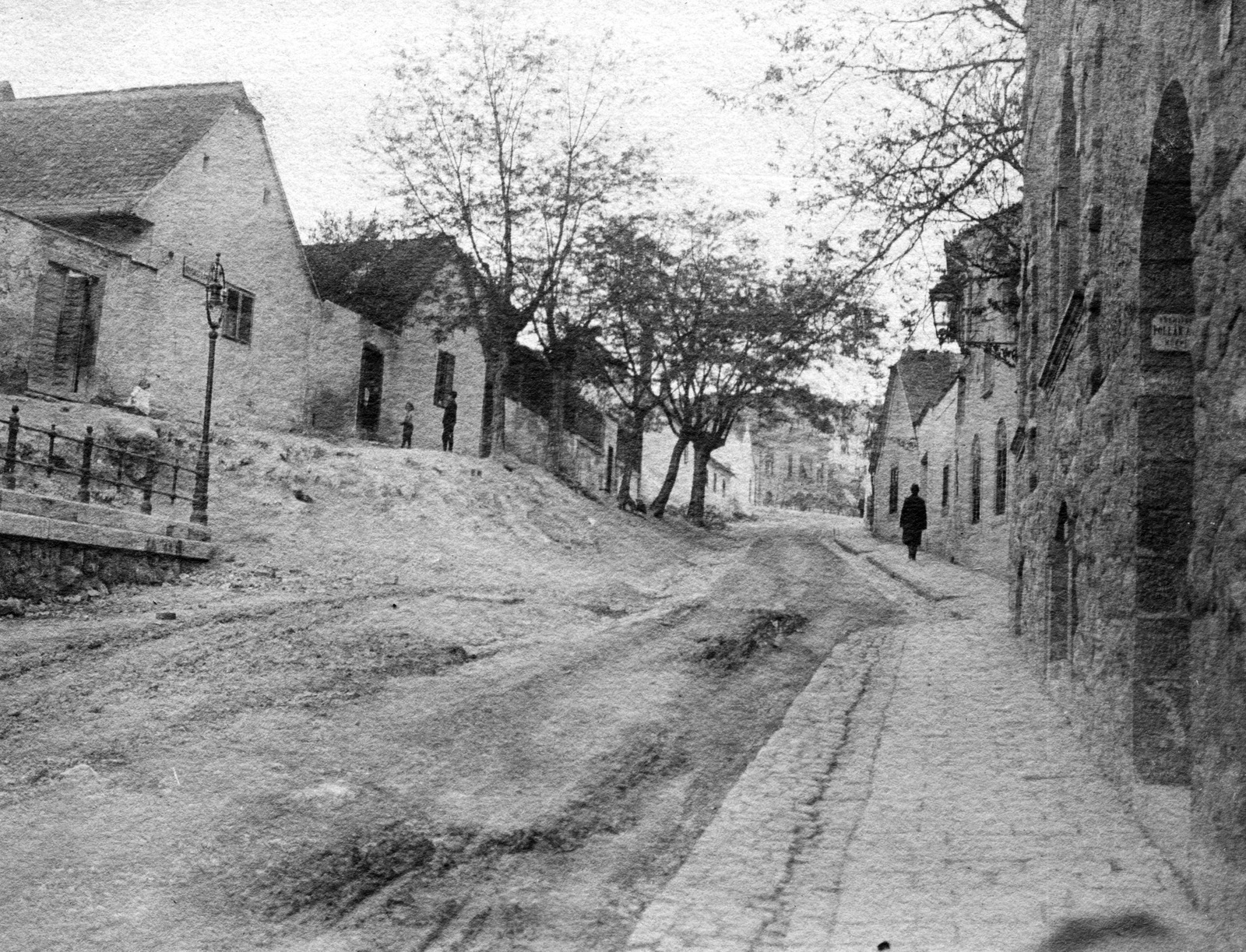 Hungary, Budapest II., Margit utca a Mecset utcától az Apostol utca felé nézve., 1911, Szabó Lóránt, street view, dirt road, lamp post, Budapest, Fortepan #53641