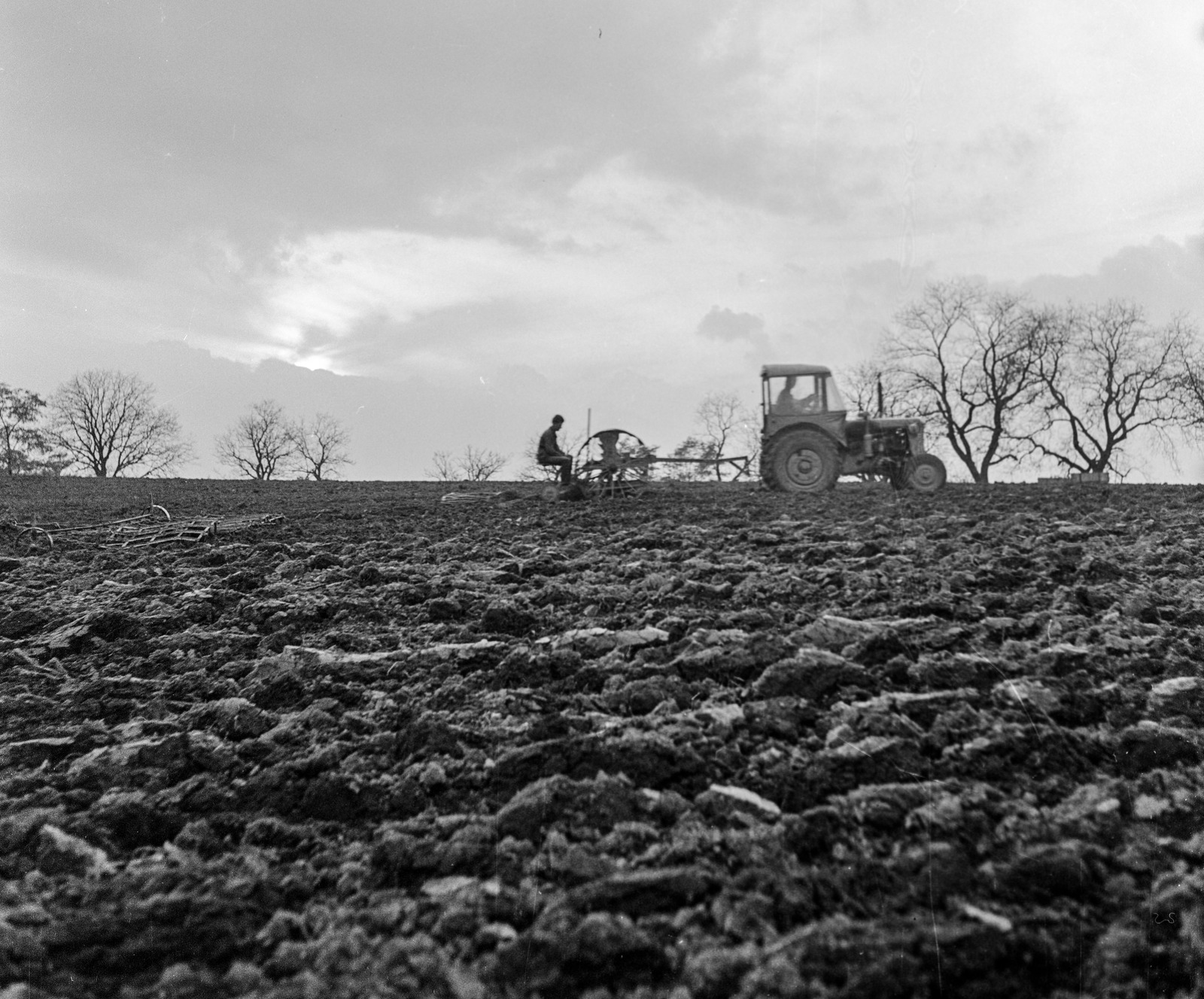 Slovakia, Poltár, 1959, Zsanda Zsolt, Vajszada Károly, Czechoslovakia, tractor, agriculture, Fortepan #53809