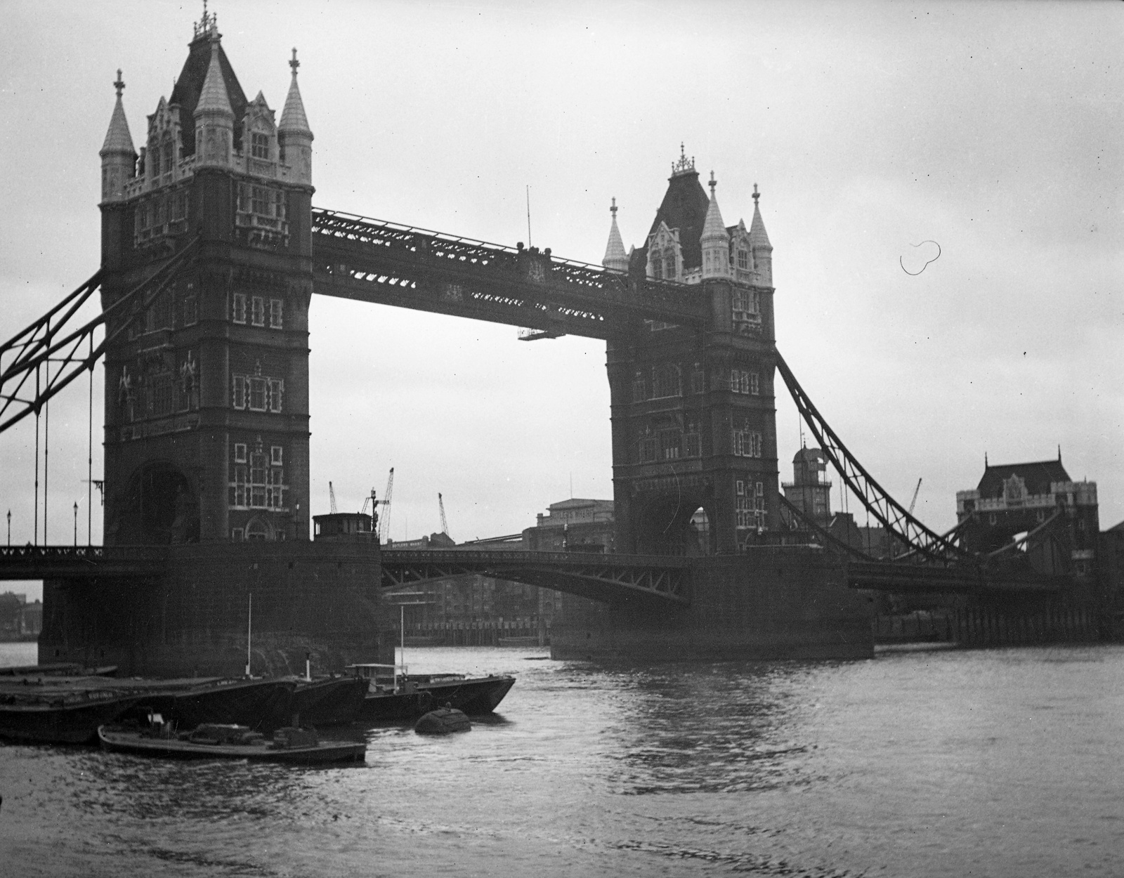 United Kingdom, London, Temze folyó a Tower híddal., 1938, Nagy Gyula, bridge, river, suspension bridge, movable bridge, John Wolfe Barry-design, Horace Jones-design, Fortepan #54191