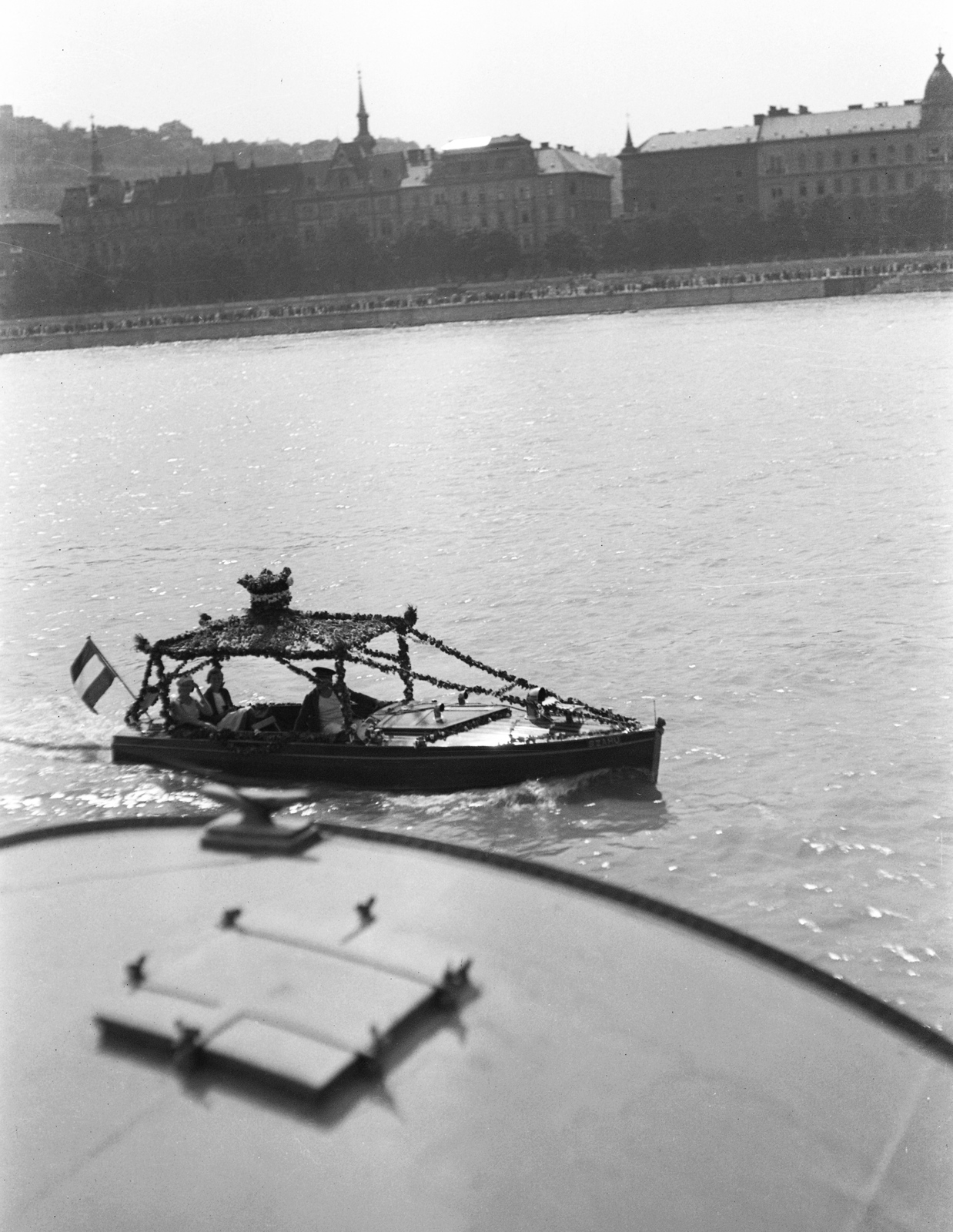 Hungary, Budapest I., Szent István Emlékév, hajófelvonulás a Dunán a pesti rakpart felől nézve., 1938, Nagy Gyula, motorboat, Budapest, Fortepan #54217