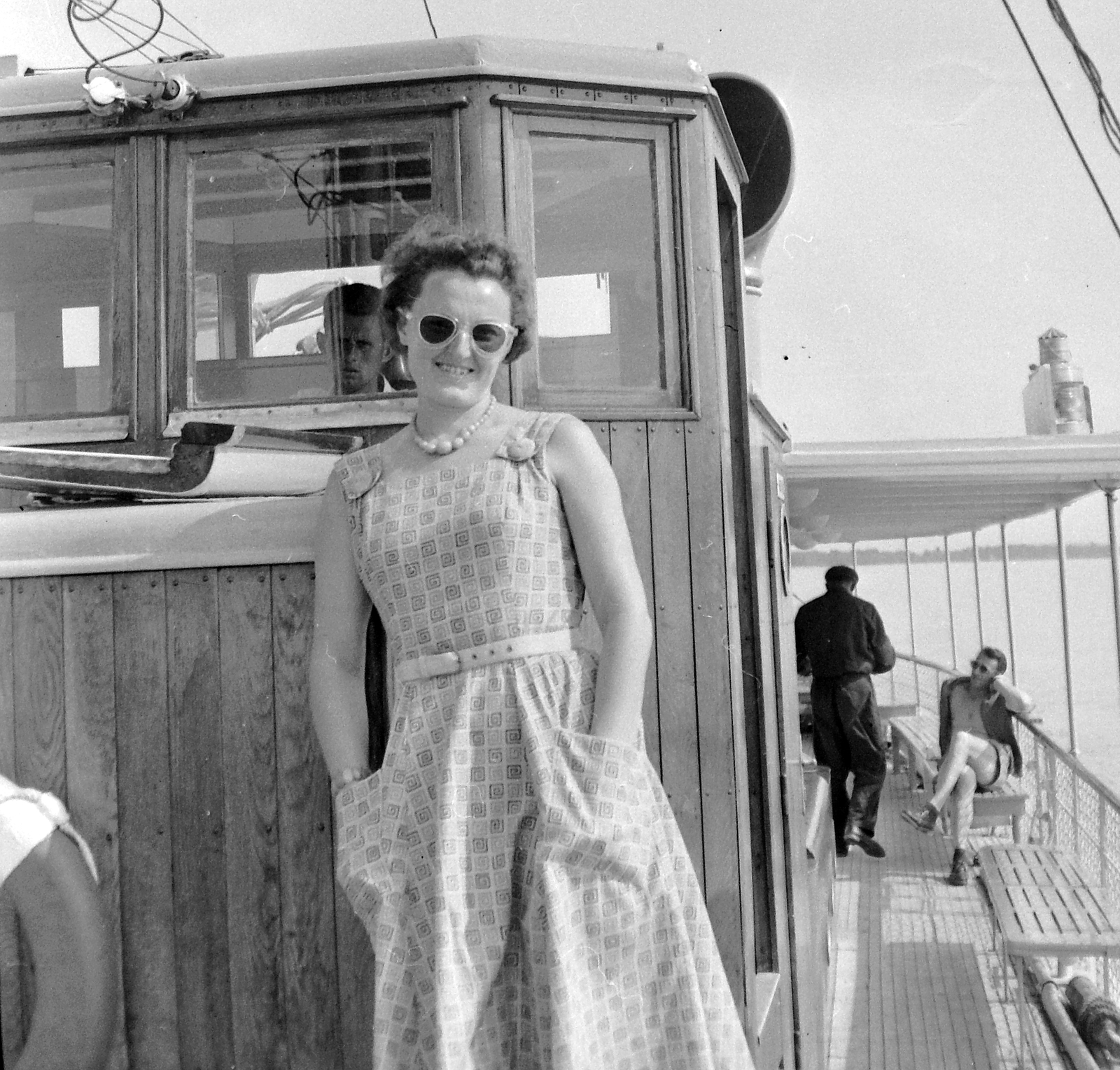 Hungary,Lake Balaton, a Tünde vagy a Csongor motoros személyhajó., 1959, Gyöngyi, portrait, ship, genre painting, shades, woman, hands in pockets, Fortepan #5429