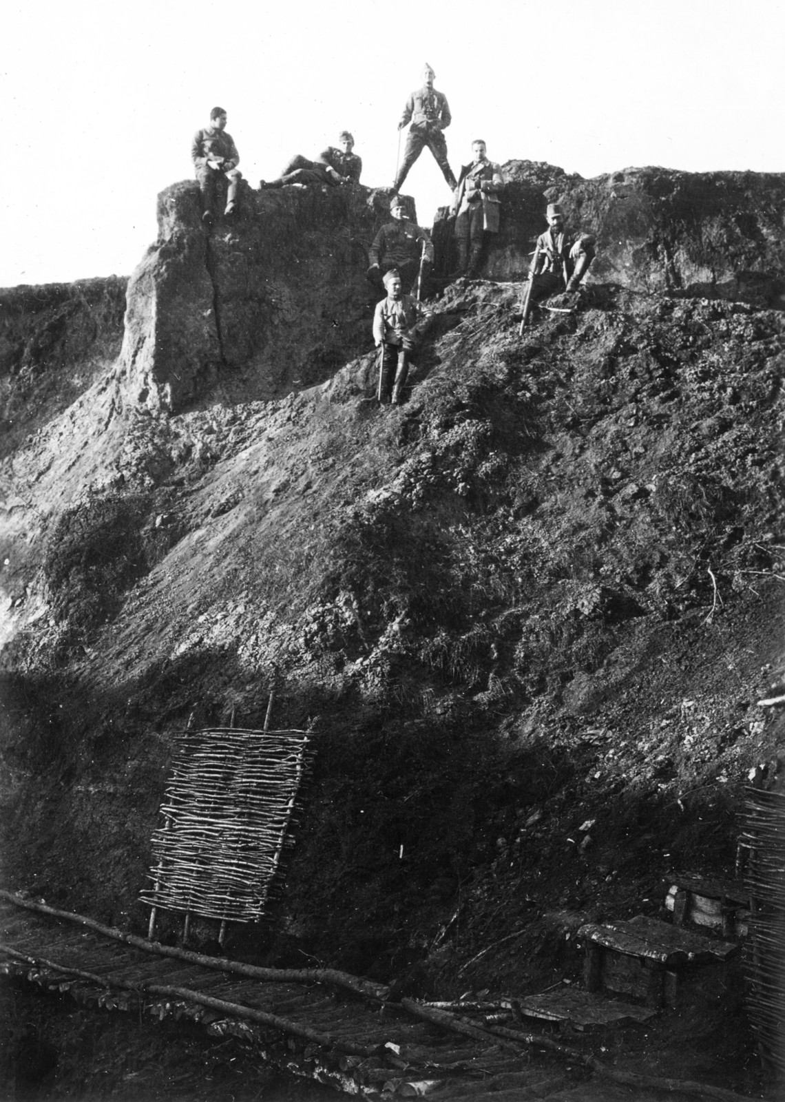 Ukraine, 1917, Urbán gyűjtemény, First World War, spreading, sitting on a rock, Fortepan #54340