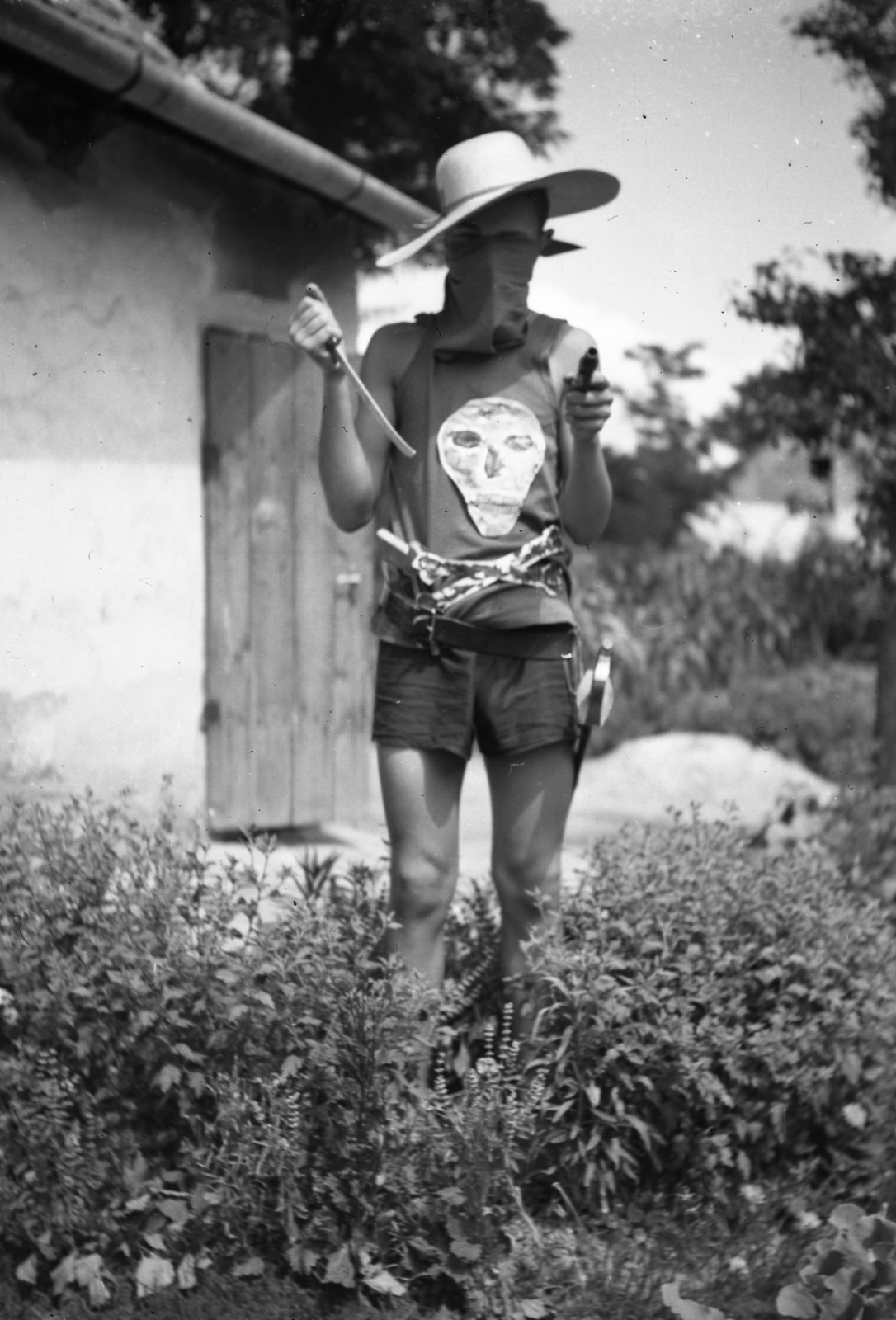 1964, Vaskúti György, costume, skull and crossbones, Fortepan #54410