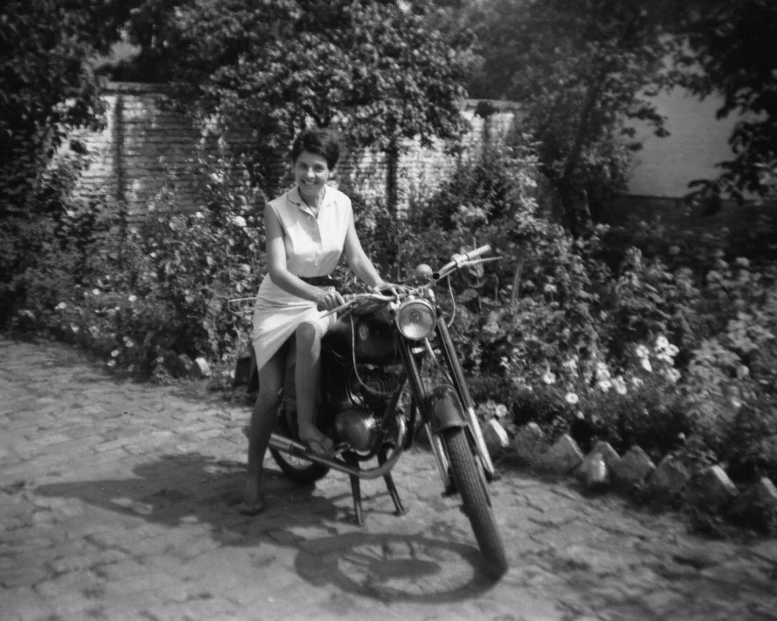 1962, Vaskúti György, motorcycle, Hungarian brand, Danuvia-brand, girls'n'cars, Fortepan #54430