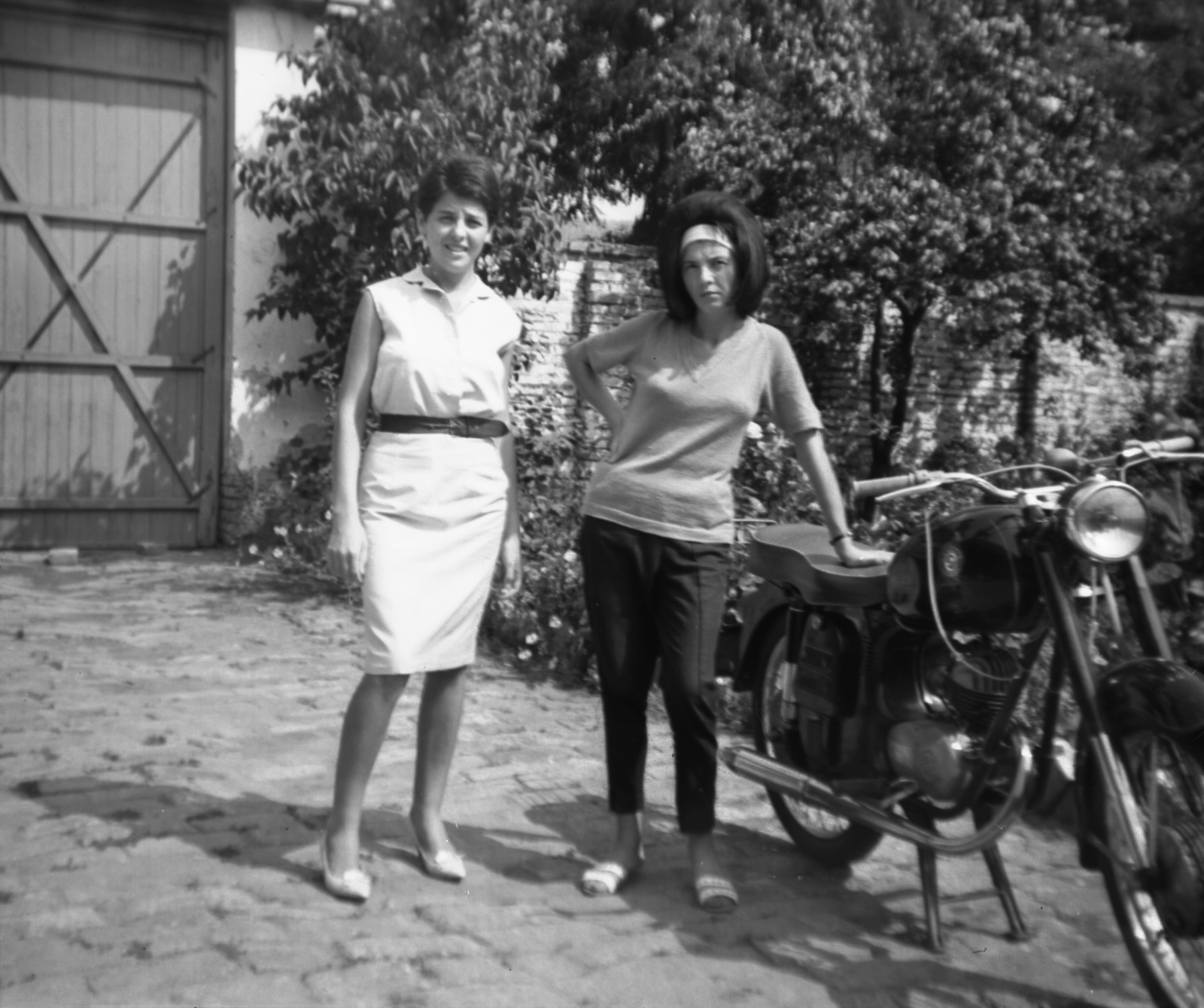 1962, Vaskúti György, motorkerékpár, magyar gyártmány, Danuvia-márka, lányok-járművek, Fortepan #54433