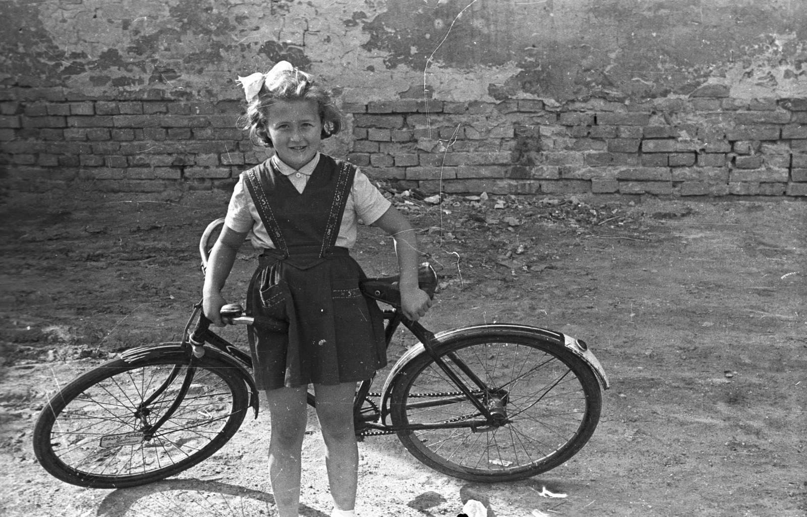1958, Lencse Zoltán, portrait, bicycle, ribbon, girl, Fortepan #54527