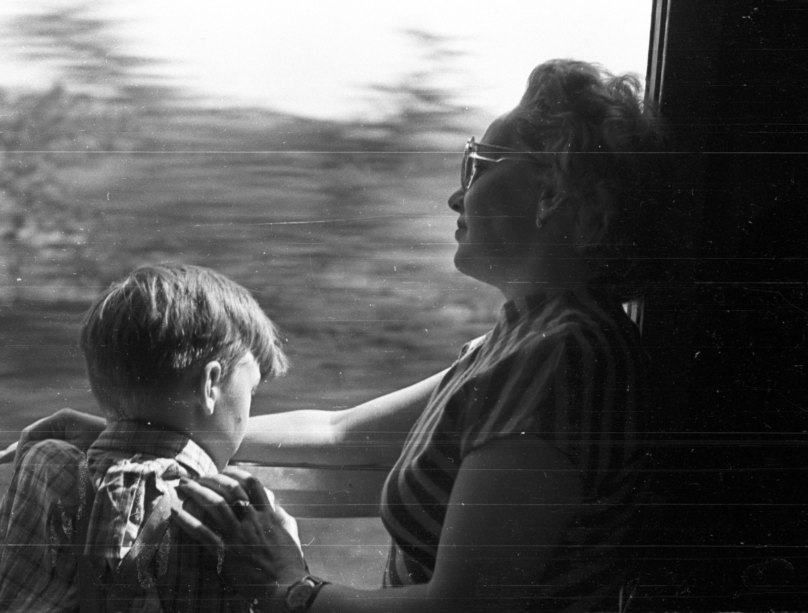 1958, Lencse Zoltán, railway, window, shades, boy, mother, train, Fortepan #54533