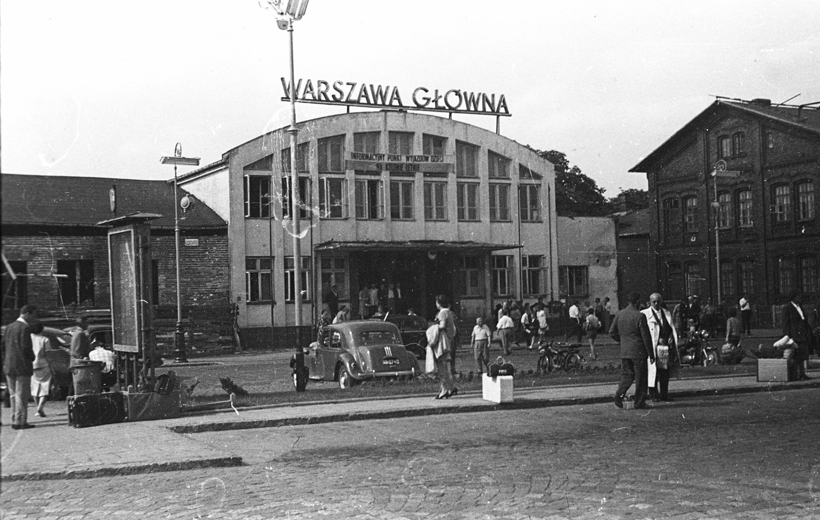 Lengyelország, Varsó, Főpályaudvar (később Vasúti Múzeum)., 1958, Lencse Zoltán, vasút, múzeum, pályaudvar, helységnév tábla, Wiktor Ballogh-terv, Fortepan #54650